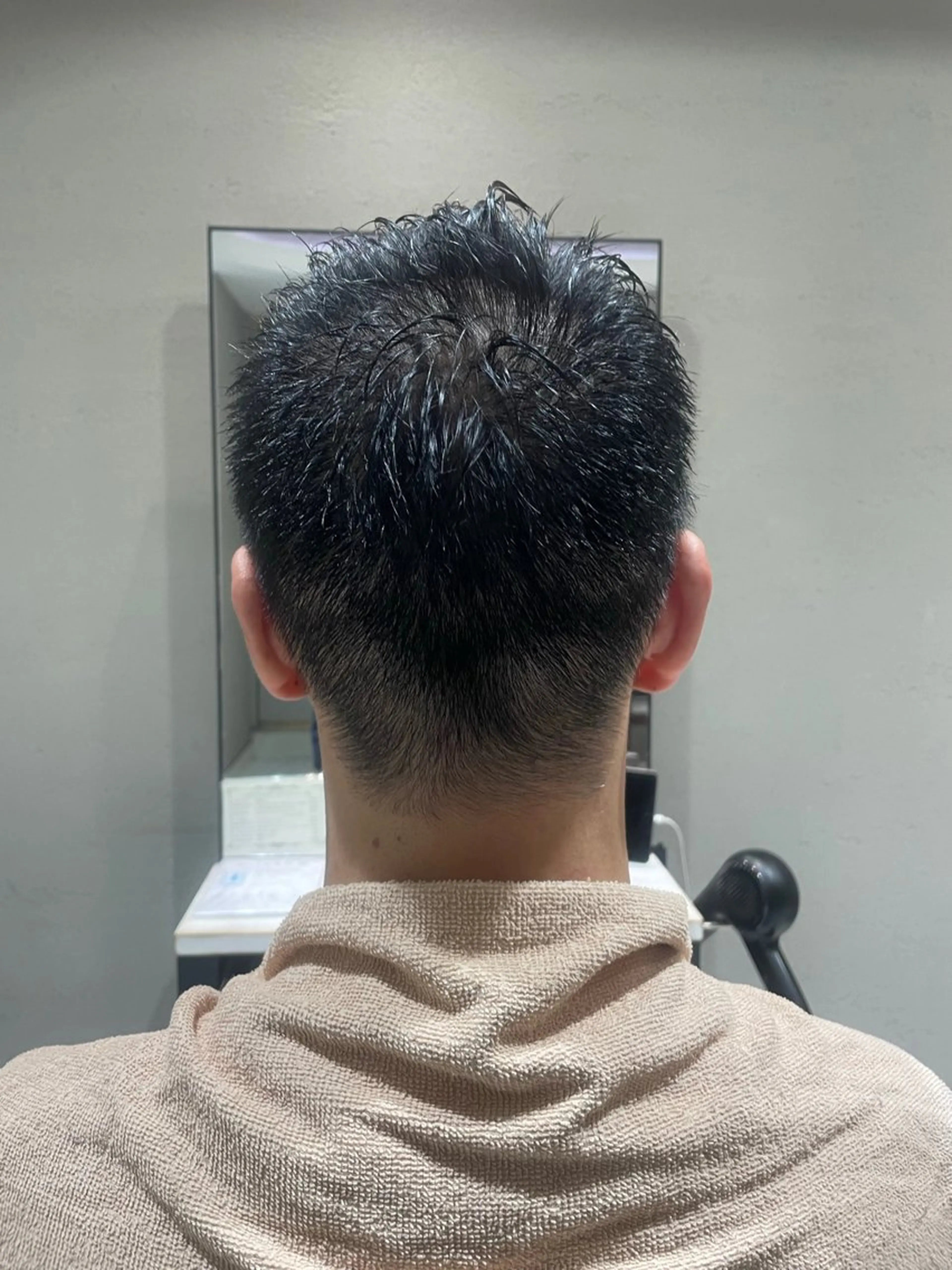 メンズ カット 頭から整える美容師 松田のヘアスタイル