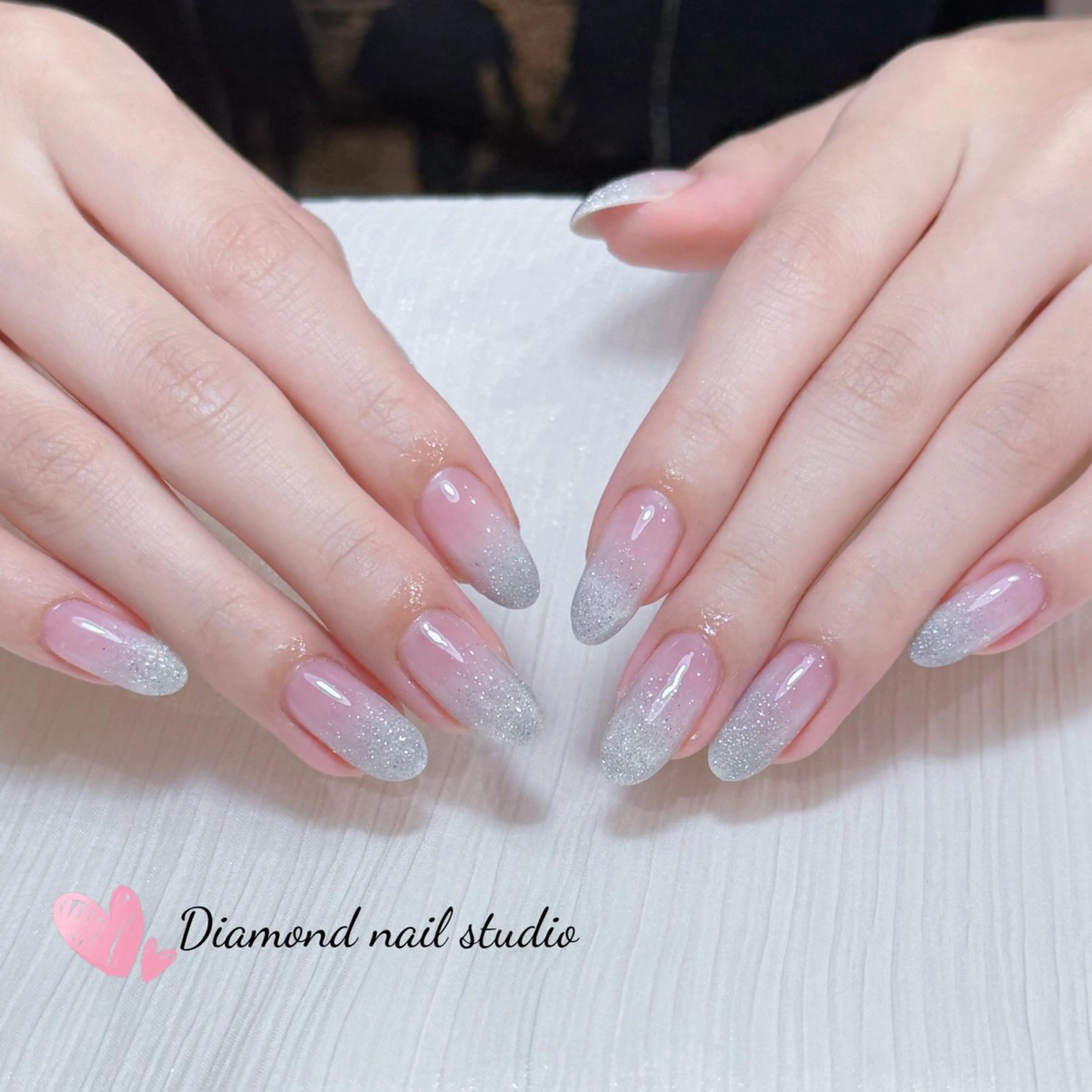 ネイル アートネイル オーロラネイル フラッシュネイル ガーリー キラキラネイル ハンドネイル Una NAILMANAMIのネイルデザイン