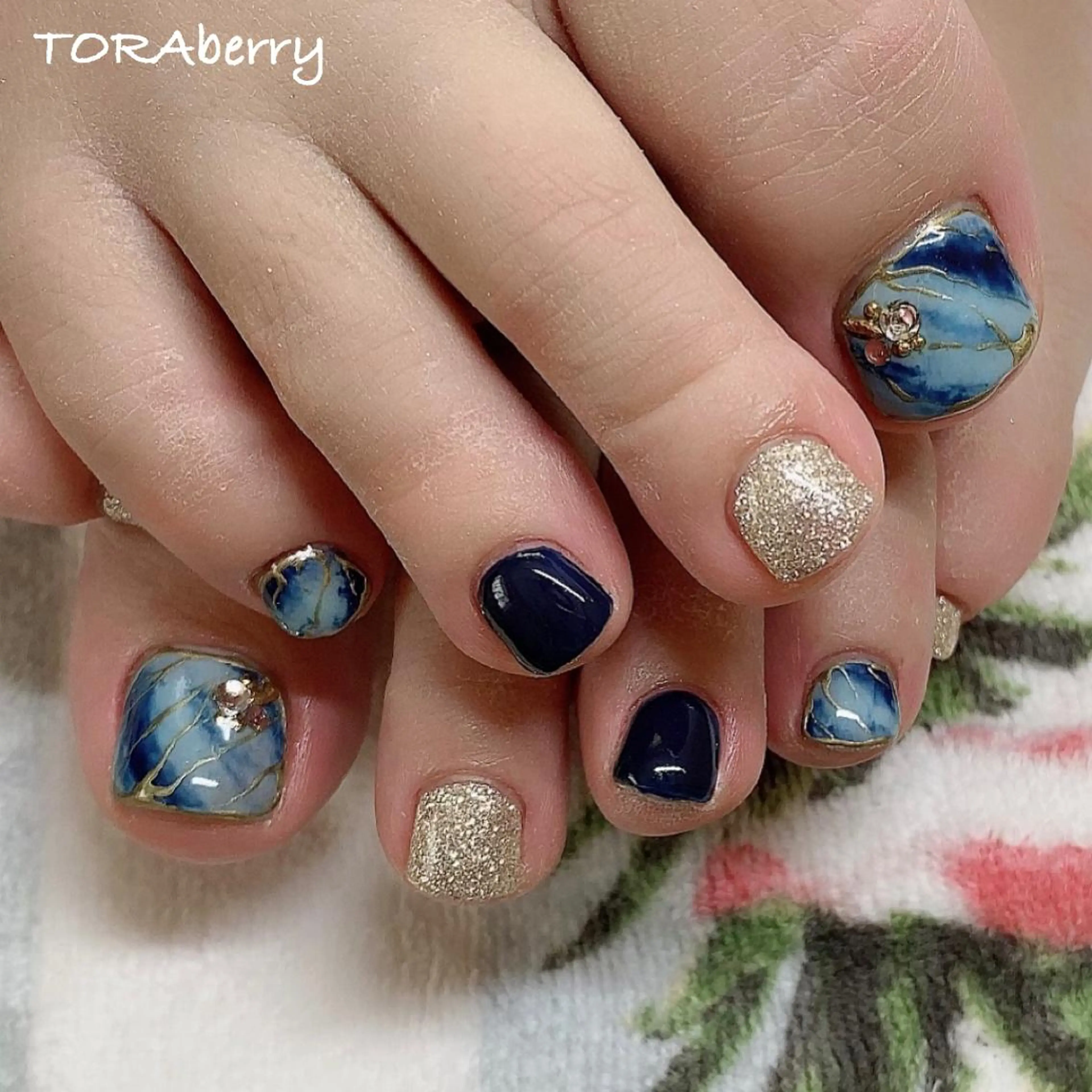 ネイル ネイビー フットネイル ネイリスト なつみのネイルデザイン