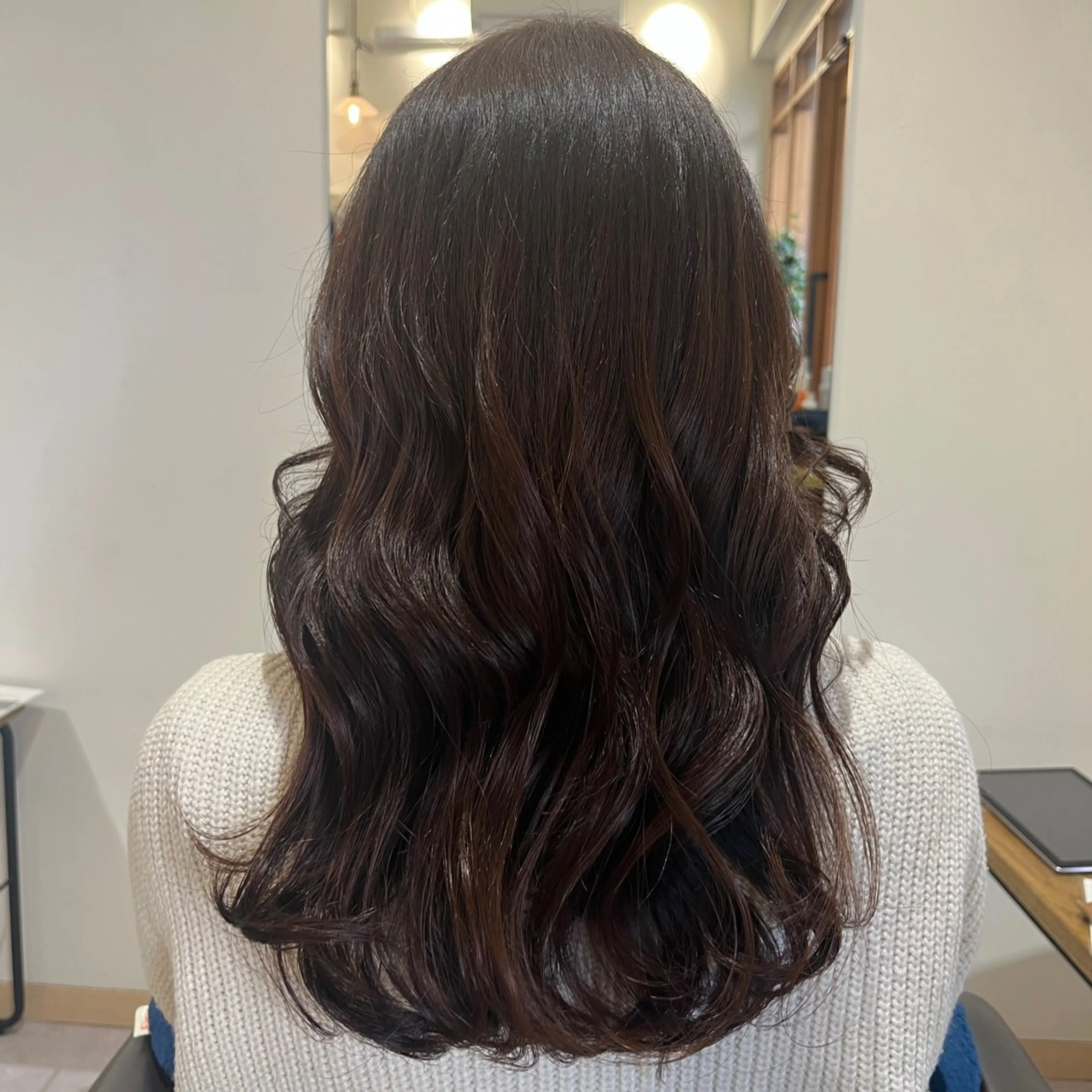 ロング カラー ヘアカラー トリートメント 荒井 茉凜のヘアスタイル