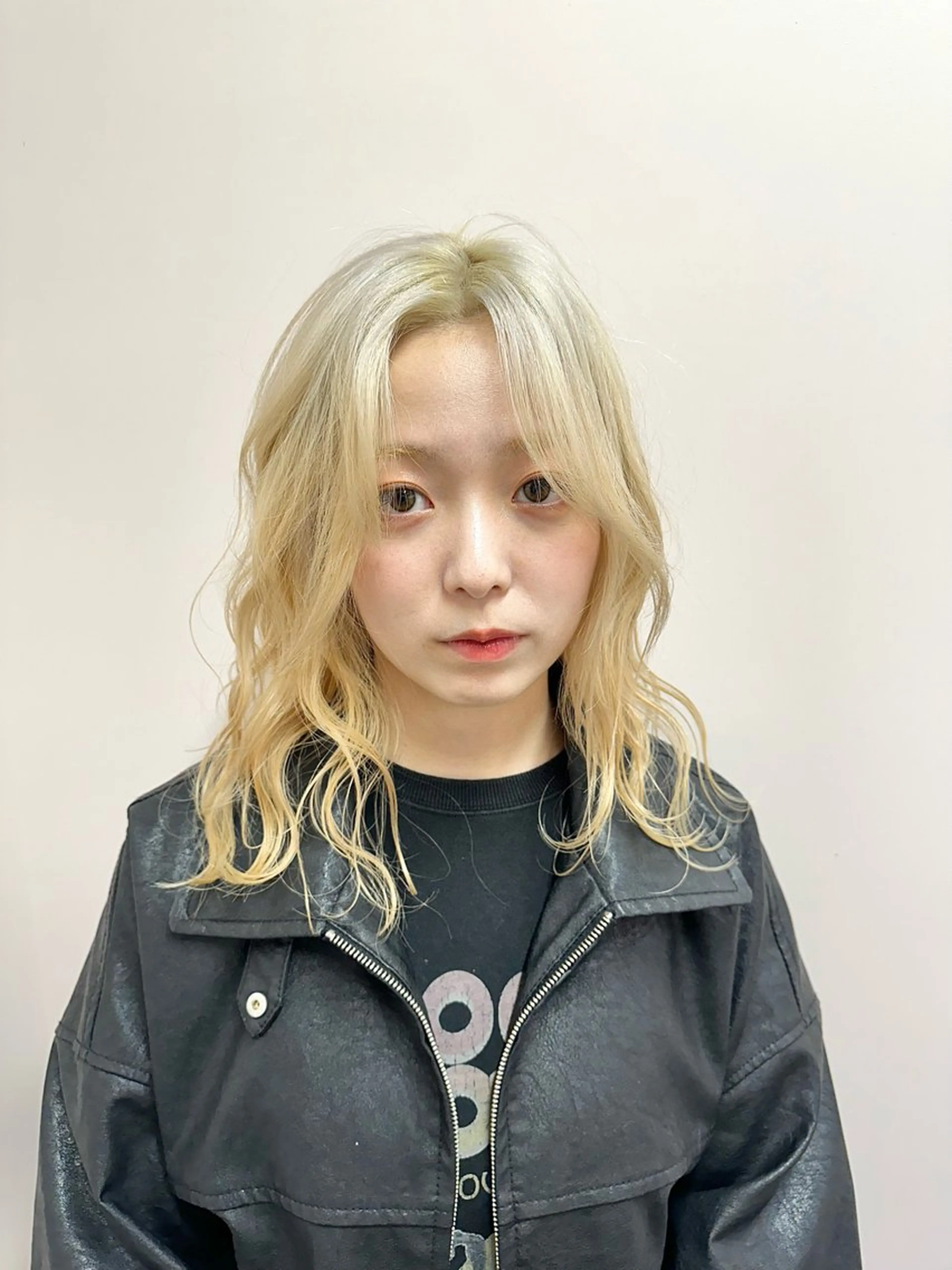 ミディアム カラー ハイトーンカラー ヘアカラー トリートメント ケアブリーチ特化✨/ 艶カラー/エクステのヘアスタイル