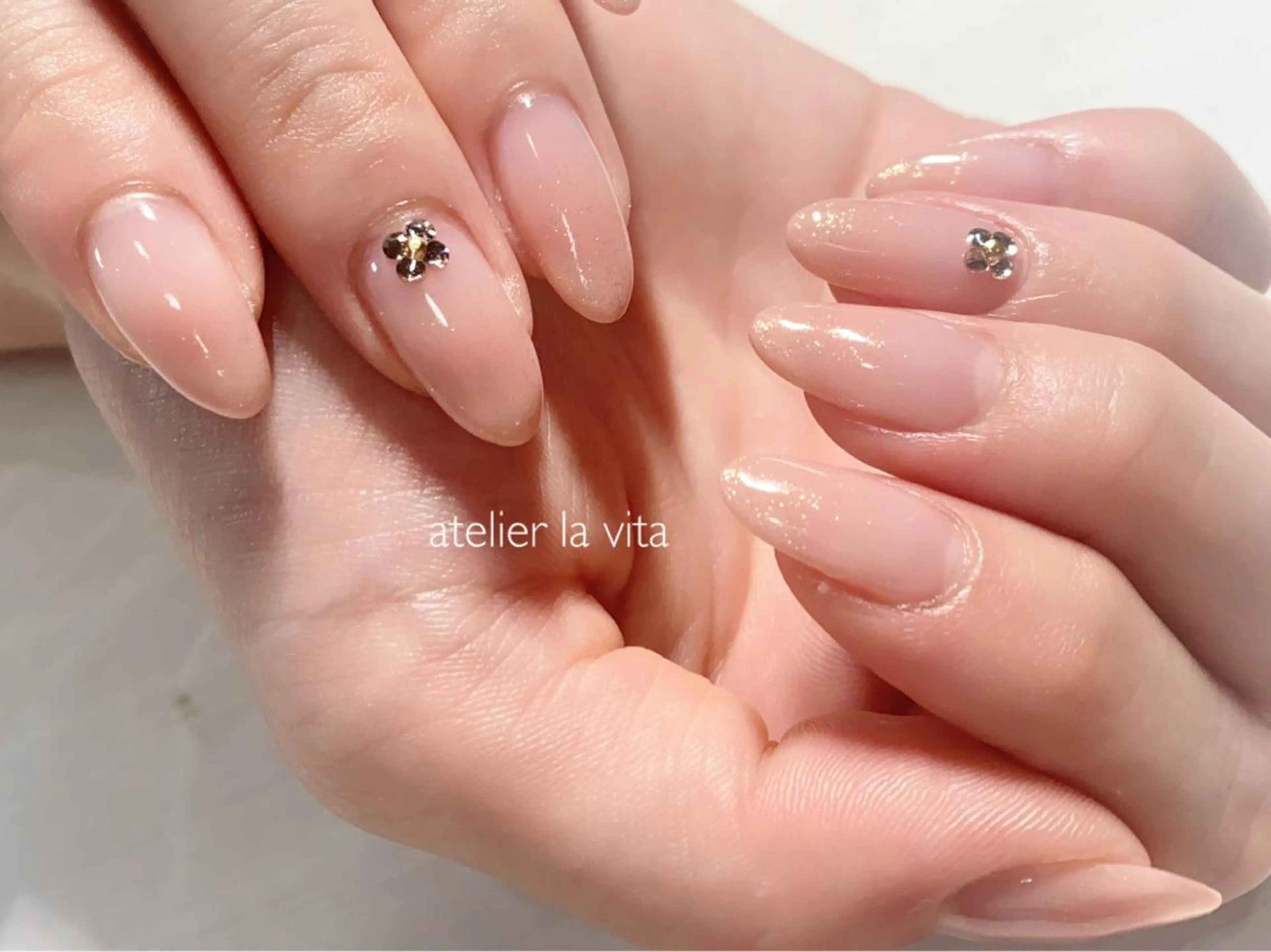 ネイル ワンカラーネイル シンプルネイル ハンドネイル atelier la vita所属・lavita. mimuraのネイルデザイン