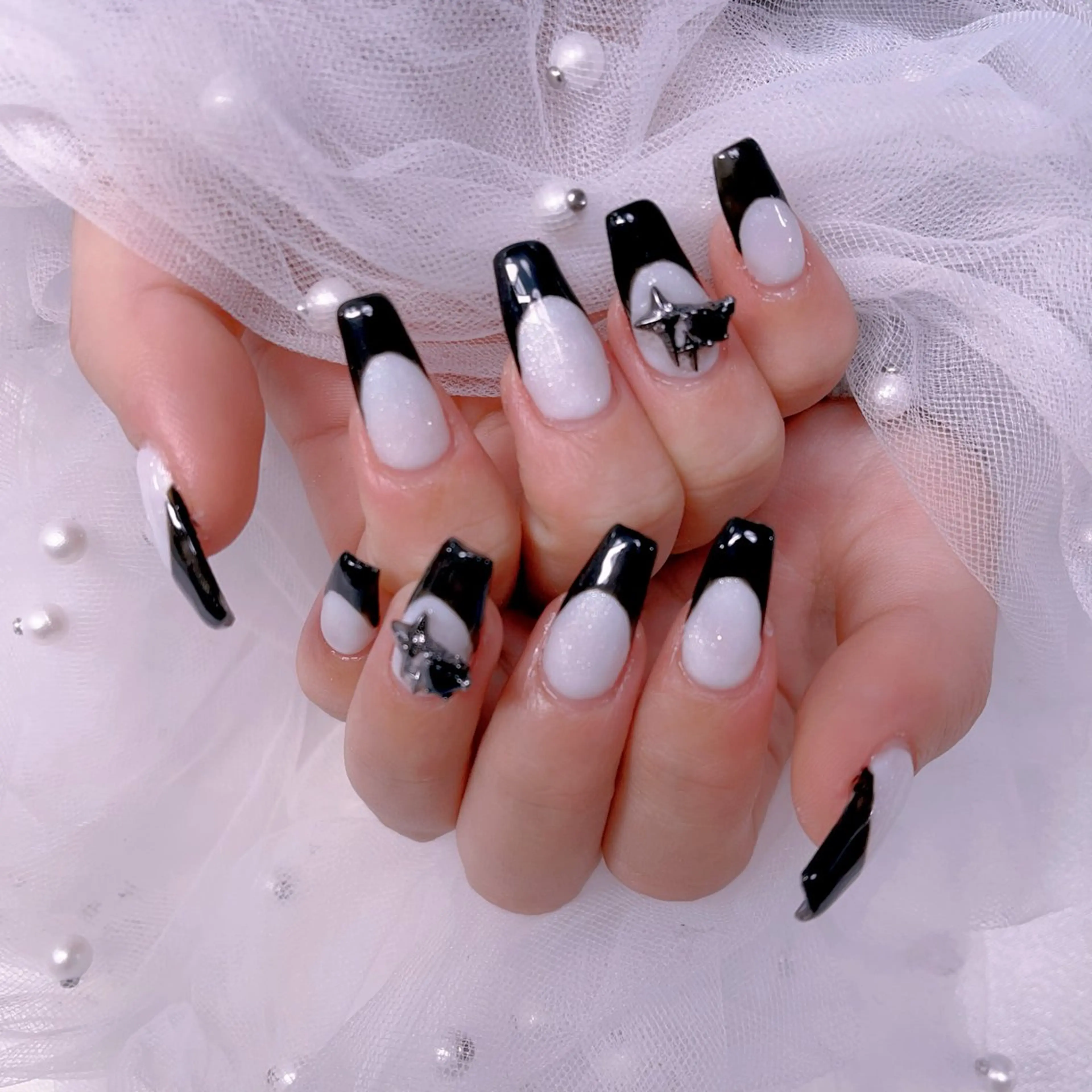 メンズ ネイル アートネイル フレンチネイル ジェルネイル キラキラネイル パラジェル ハンドネイル Bloom スカルプ専門店のネイルデザイン