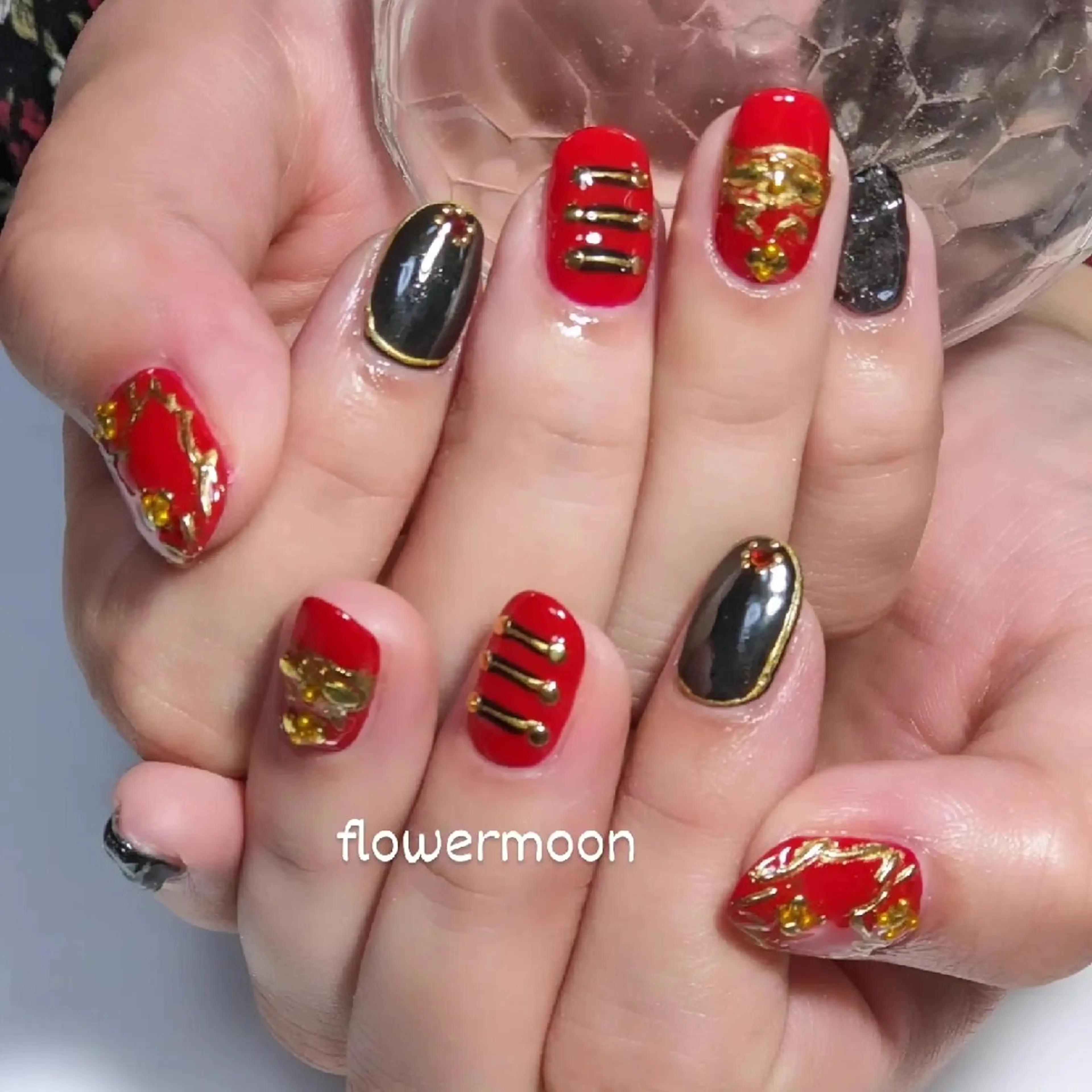 ネイル フラワー ムーンのネイルデザイン