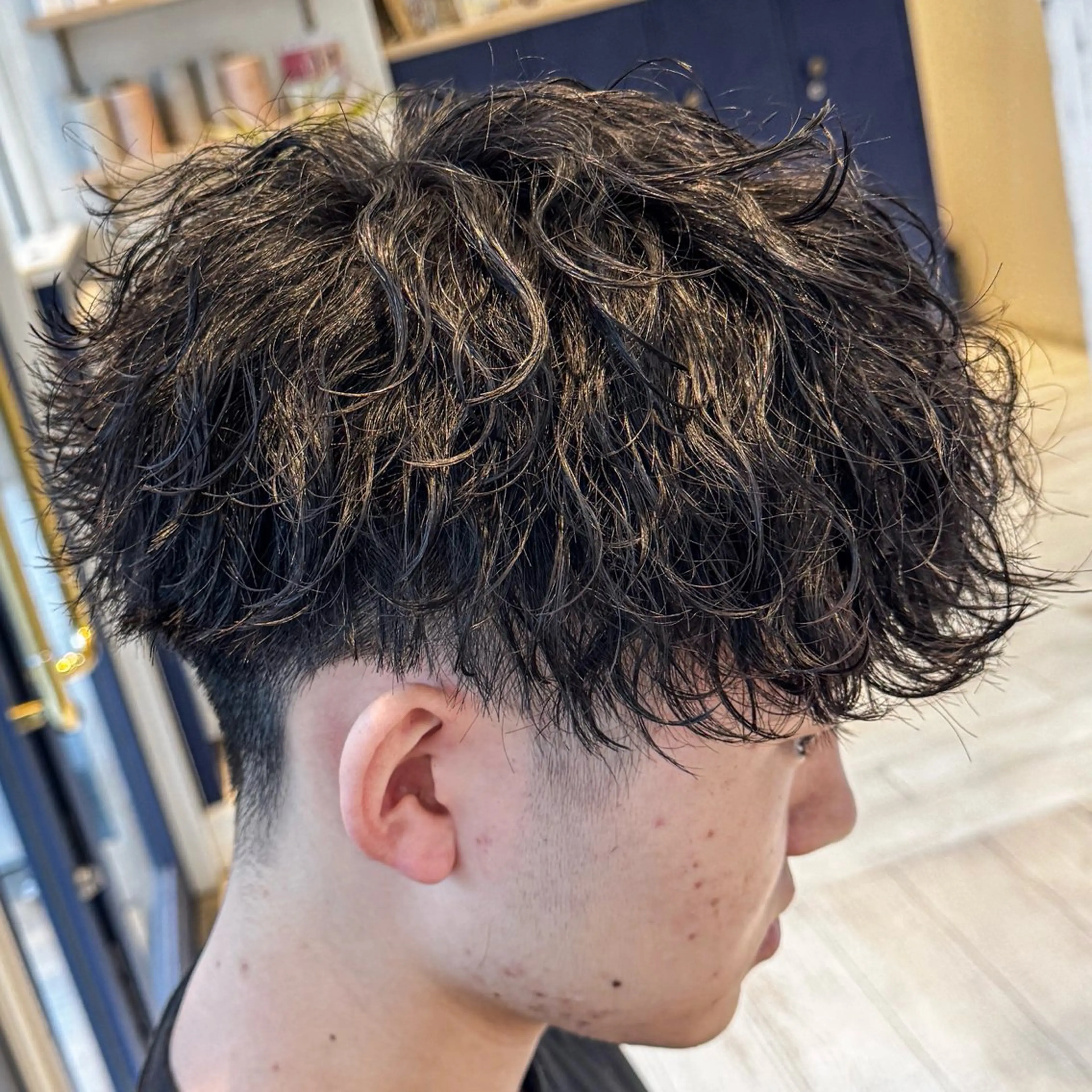 ショート パーマ メンズ メンズパーマ 波巻きパーマ カット 吉田 新平のヘアスタイル