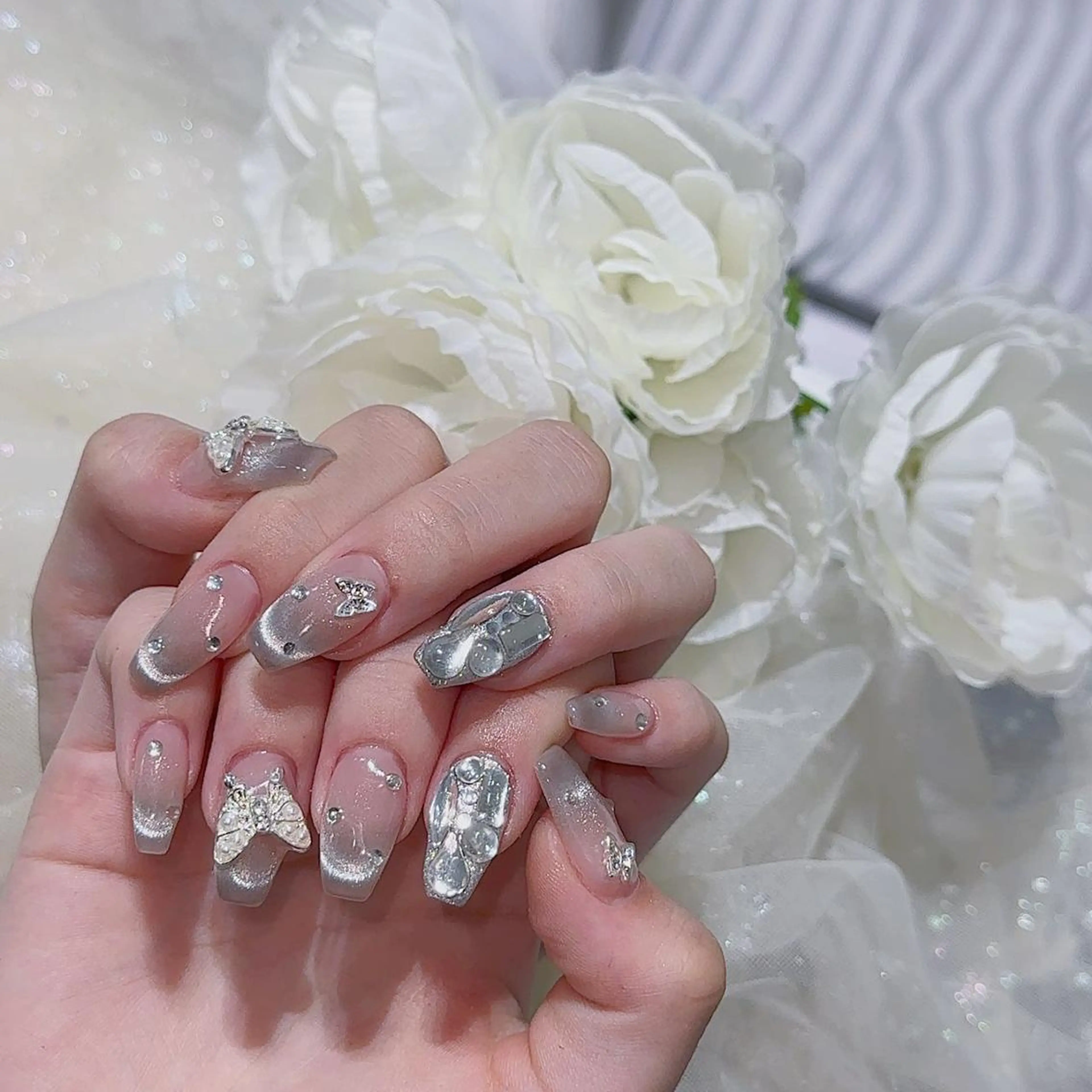 ネイル アートネイル 長さ出し ネイルチップ Queens momoのネイルデザイン