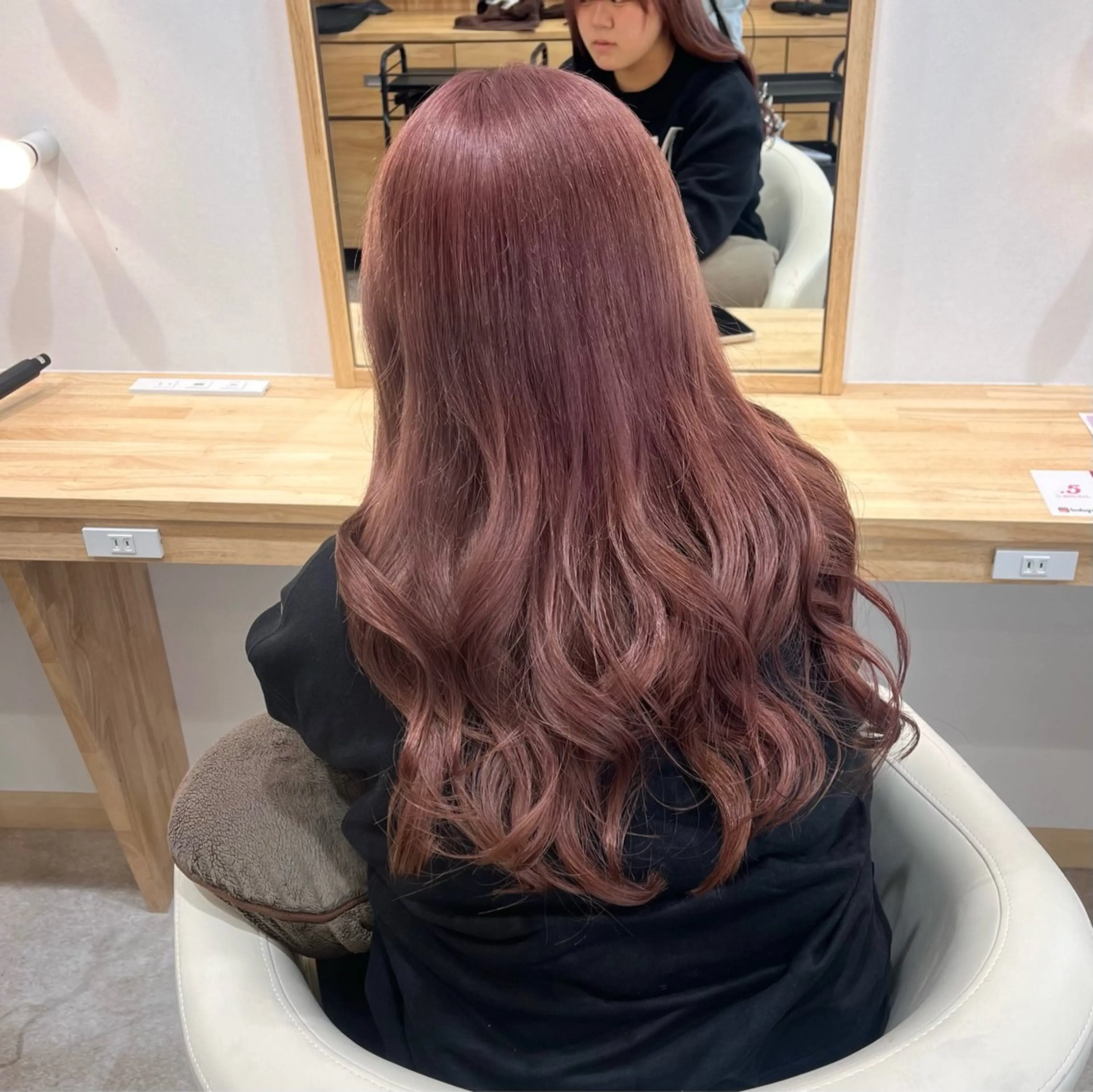 セミロング カラー 望愛/レイヤー/ハイ トーン/デザインのヘアスタイル