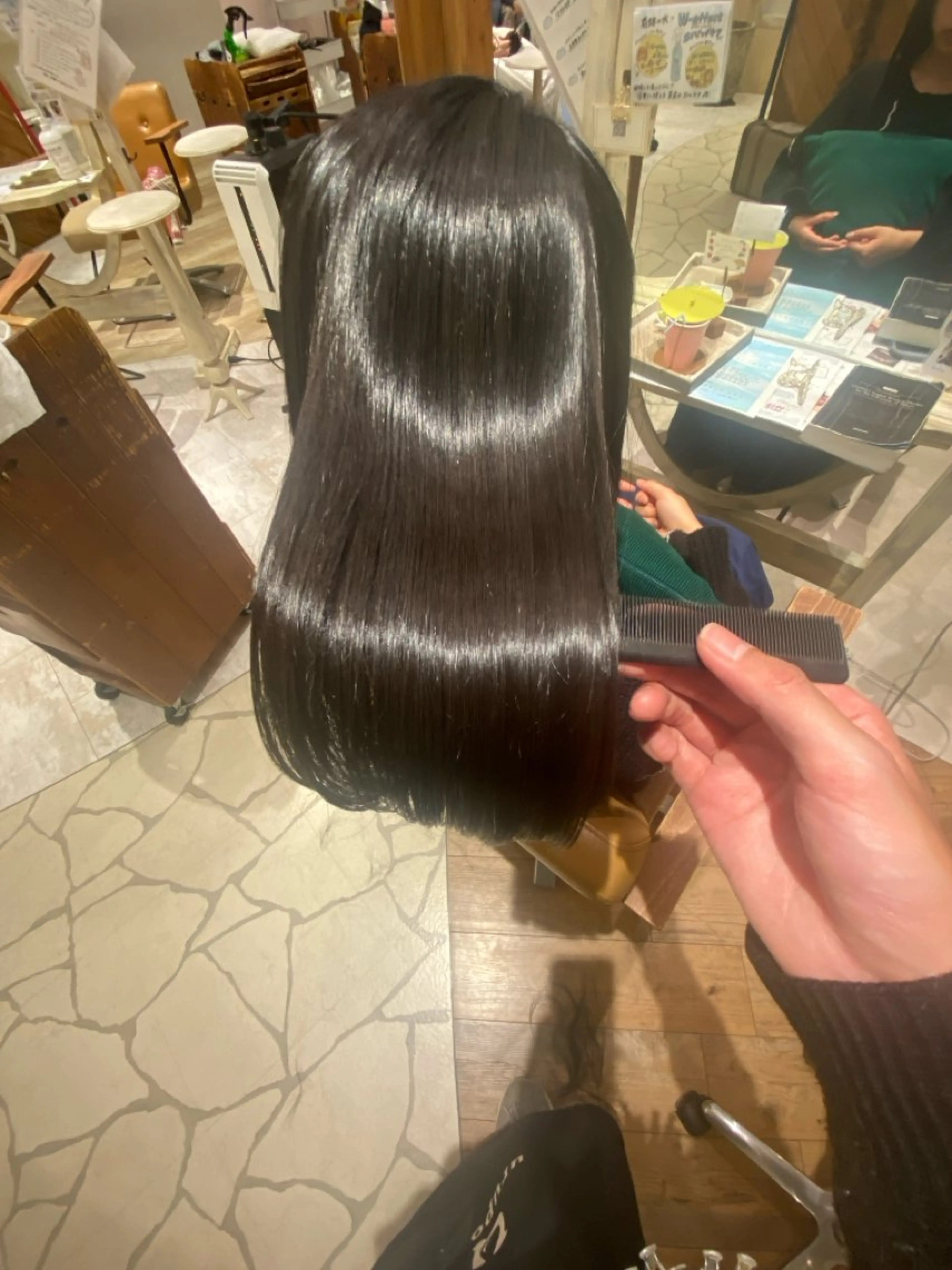 ロング レイヤーカット✨ 艶髪藤野のヘアスタイル