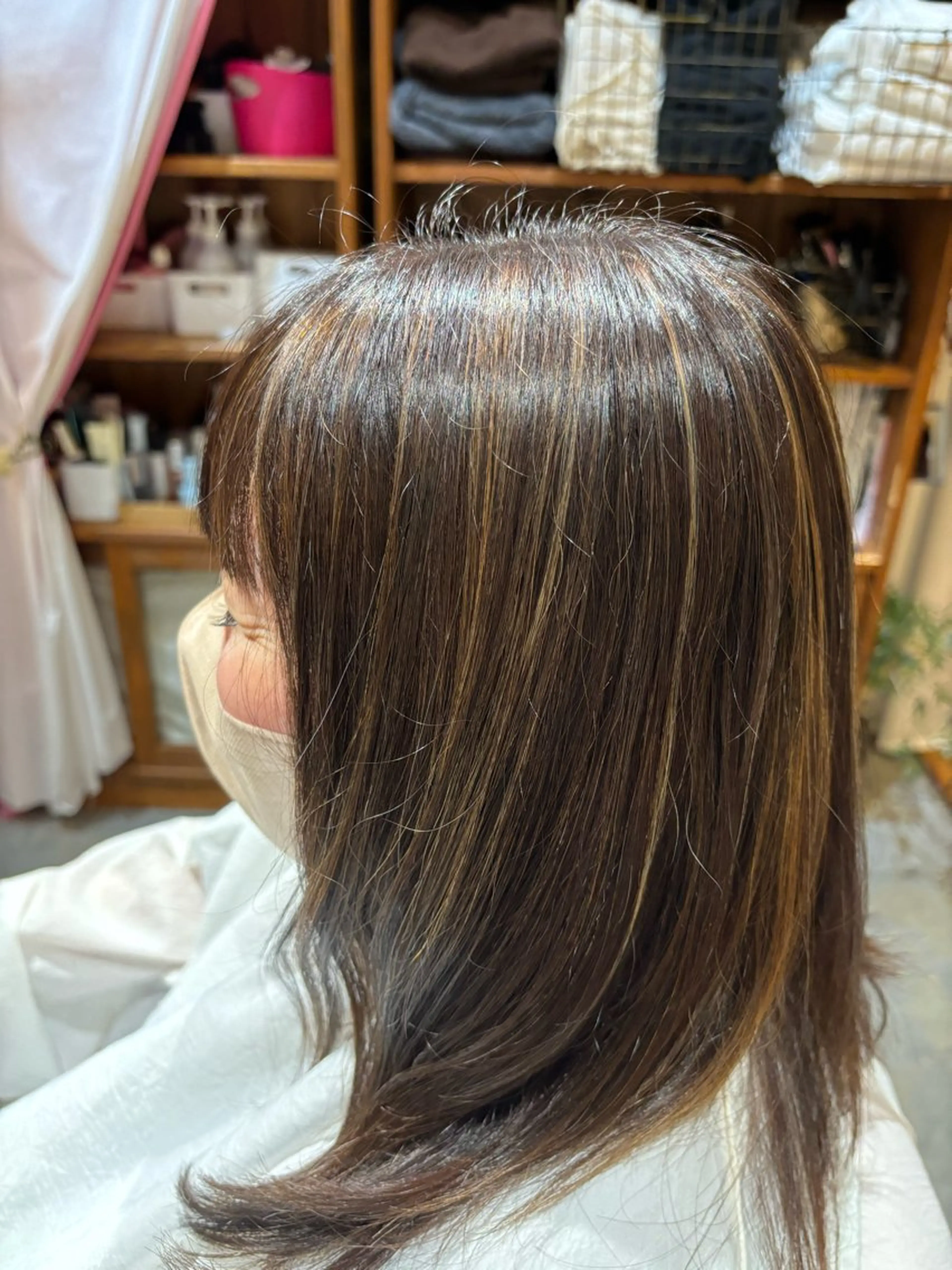 ロング ハイライト トリコヘアサロン 新井千智のヘアスタイル