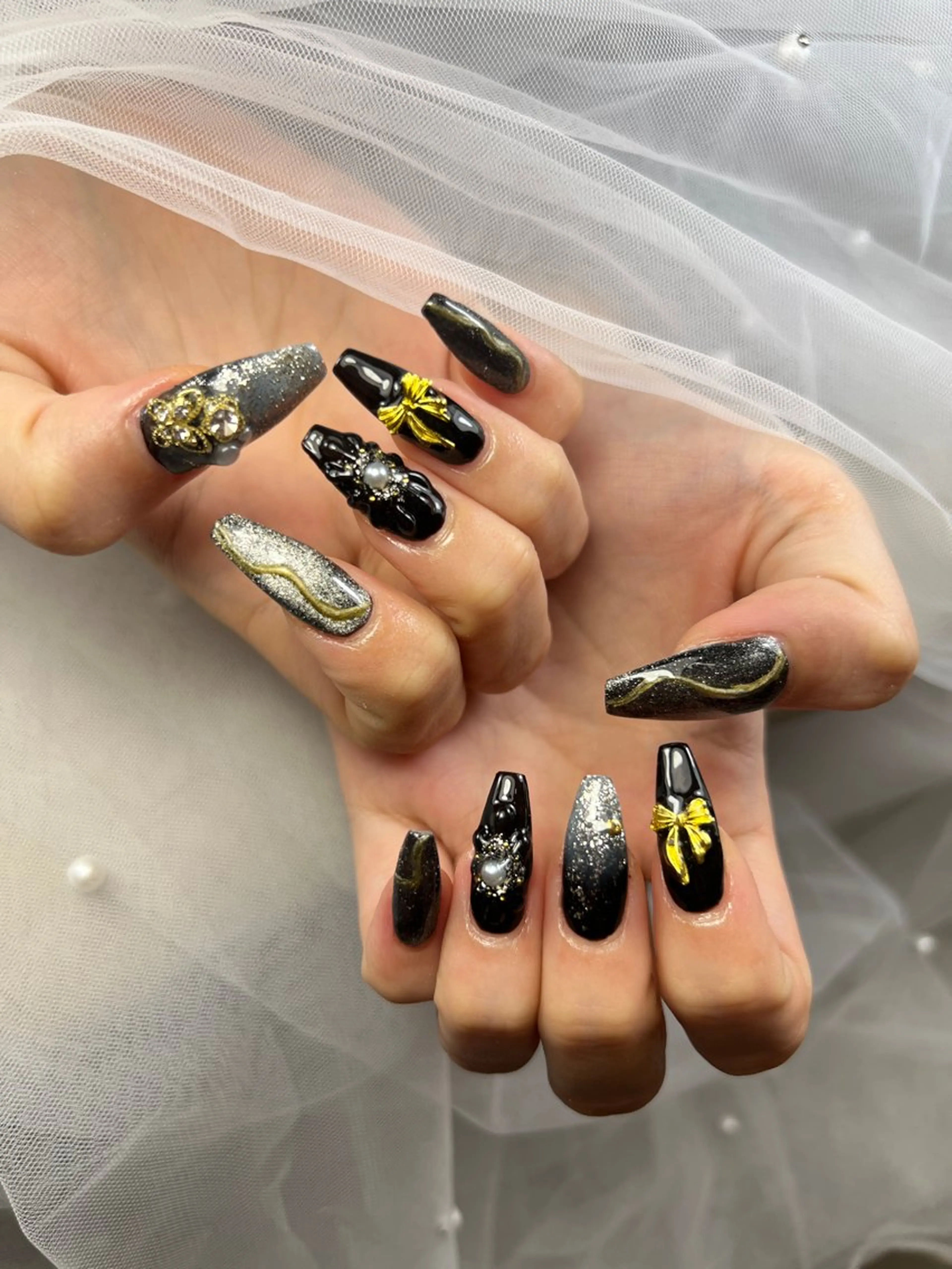 ネイル アートネイル オーロラネイル チークネイル 長さ出し フットネイル ハンドネイル ハンドケア Mio_ Noiranailのネイルデザイン