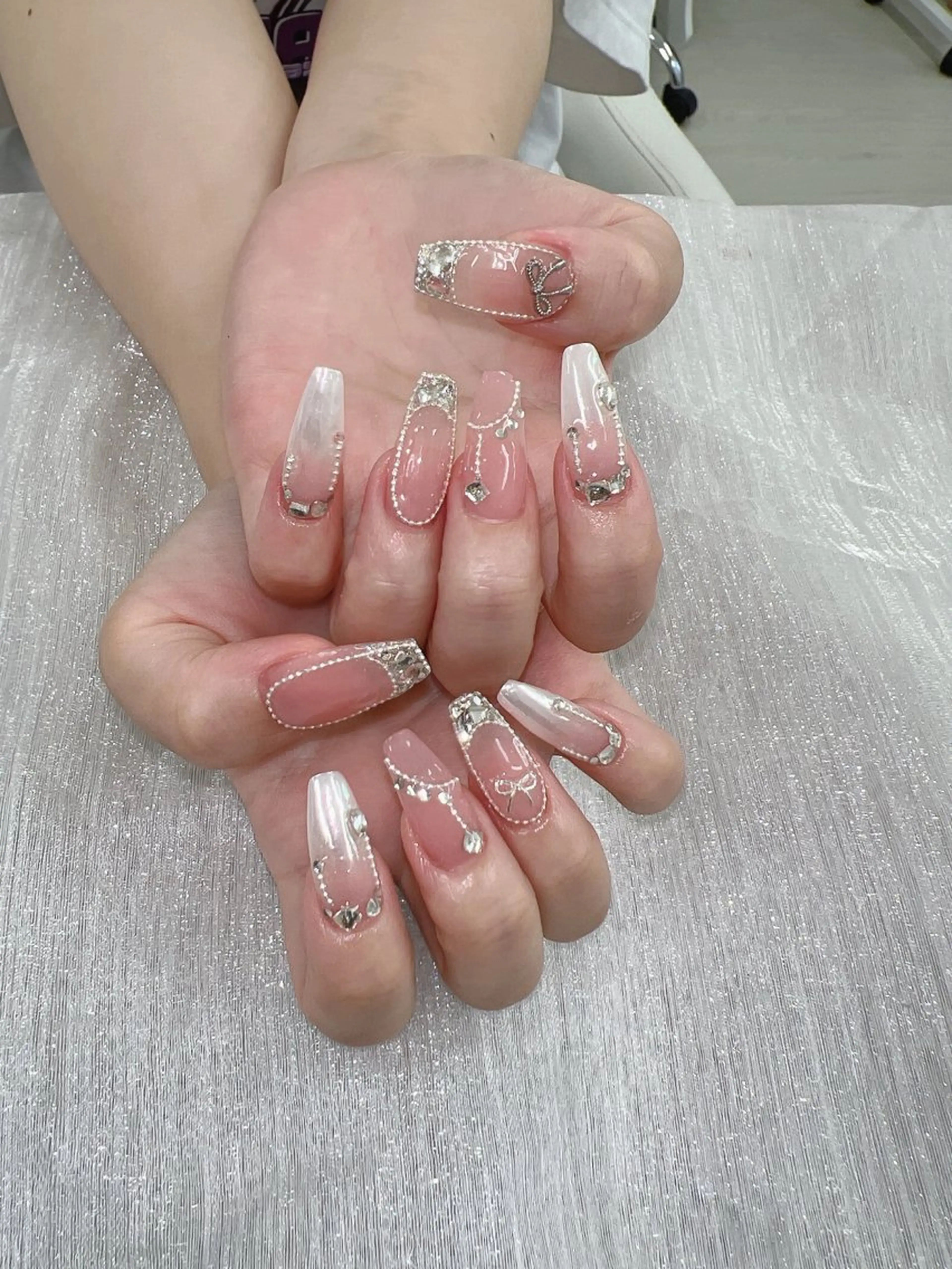 ネイル フレンチネイル ガラスフレンチ グラデーション マグネットネイル ミラーネイル Lee Nailsのネイルデザイン
