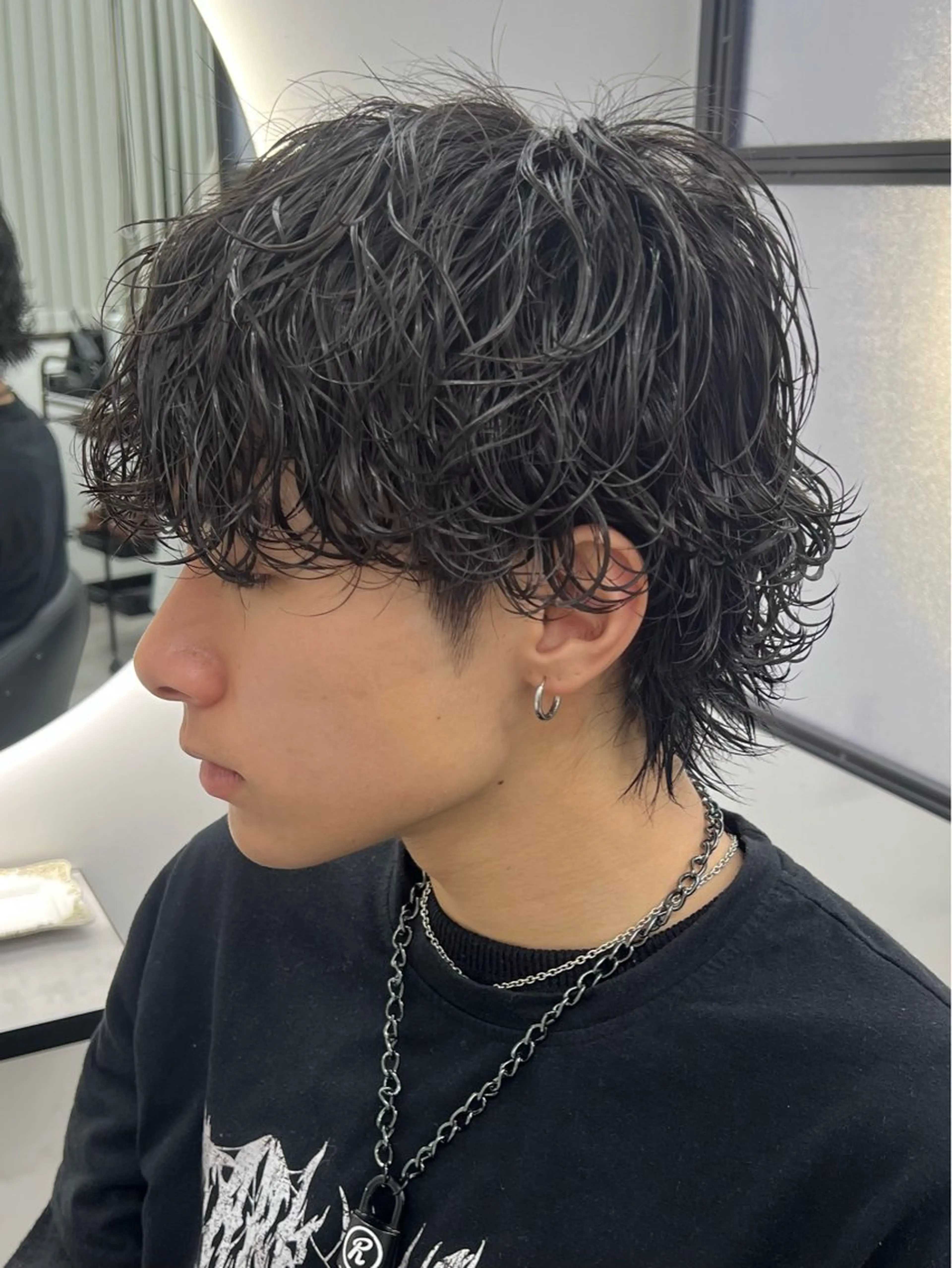ショート メンズ メンズパーマ 波巻きパーマ メンズウルフカット 外ハネヘア ウルフカット Uno. 本気で ヘアに悩む方へ✨のヘアスタイル