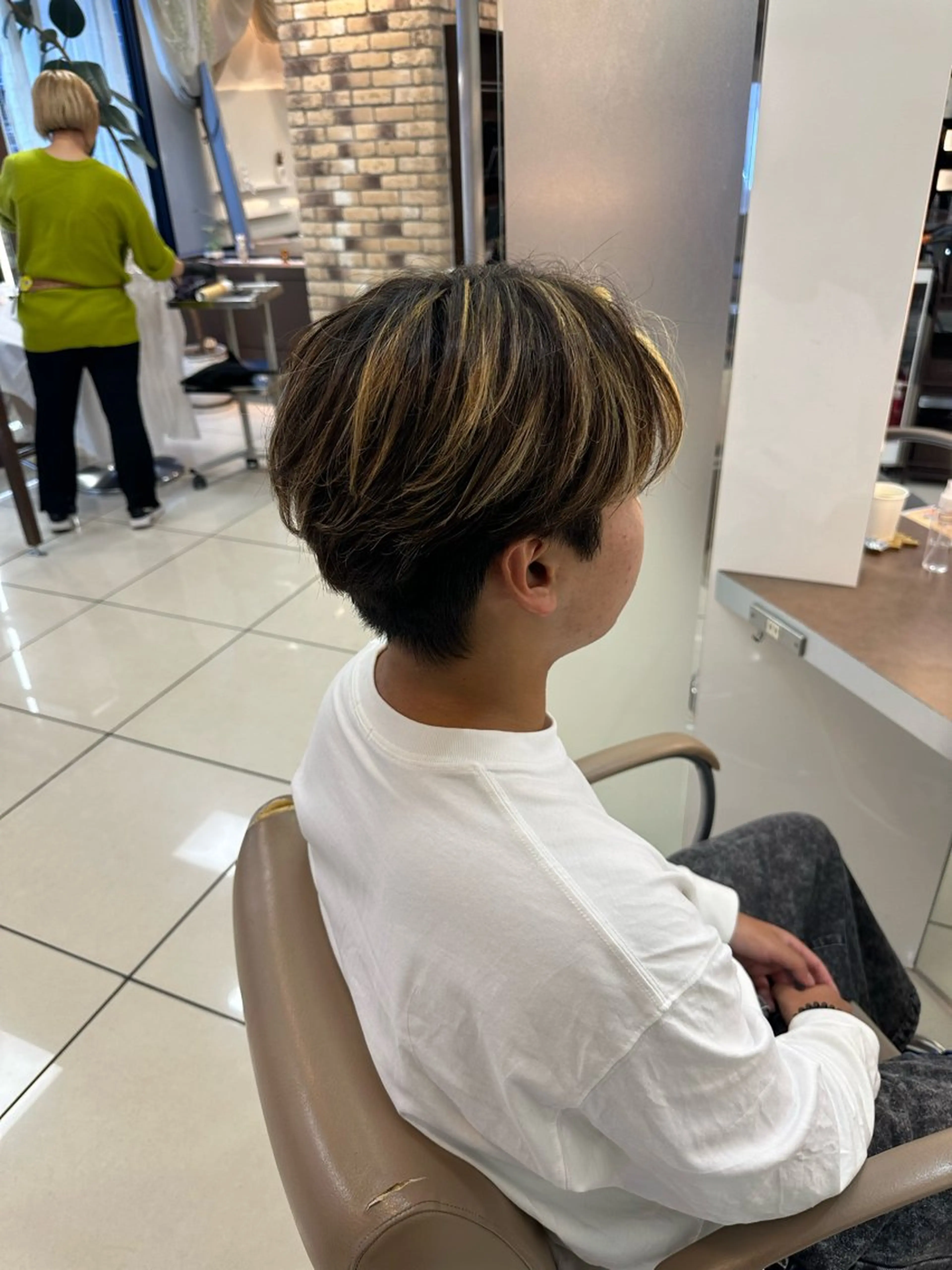 カラー メンズ カット ヘアカラー トリートメント メンズ特化韓国ヘア シャドウパーマのヘアスタイル