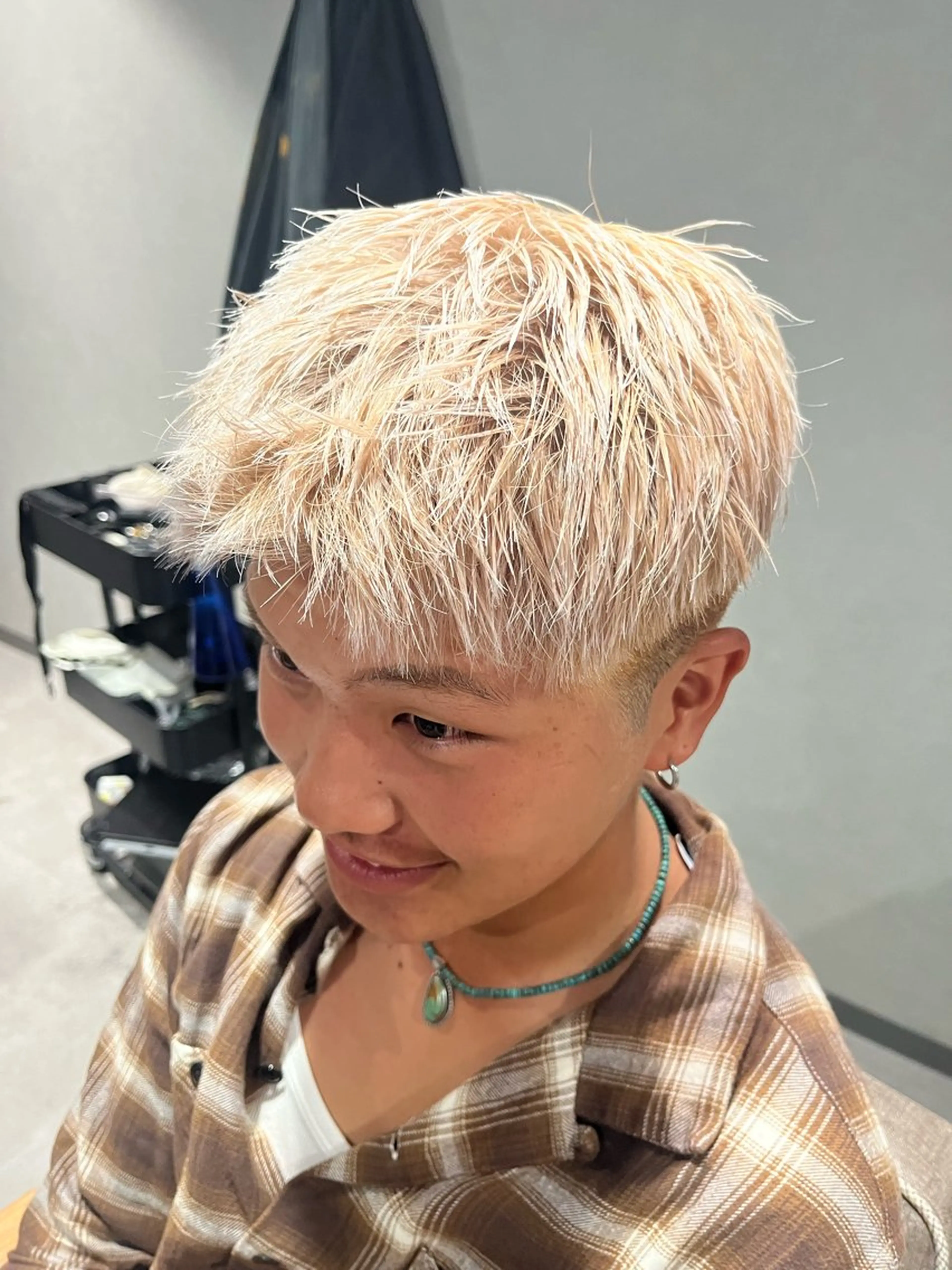 カラー Swell Ellynaのヘアスタイル
