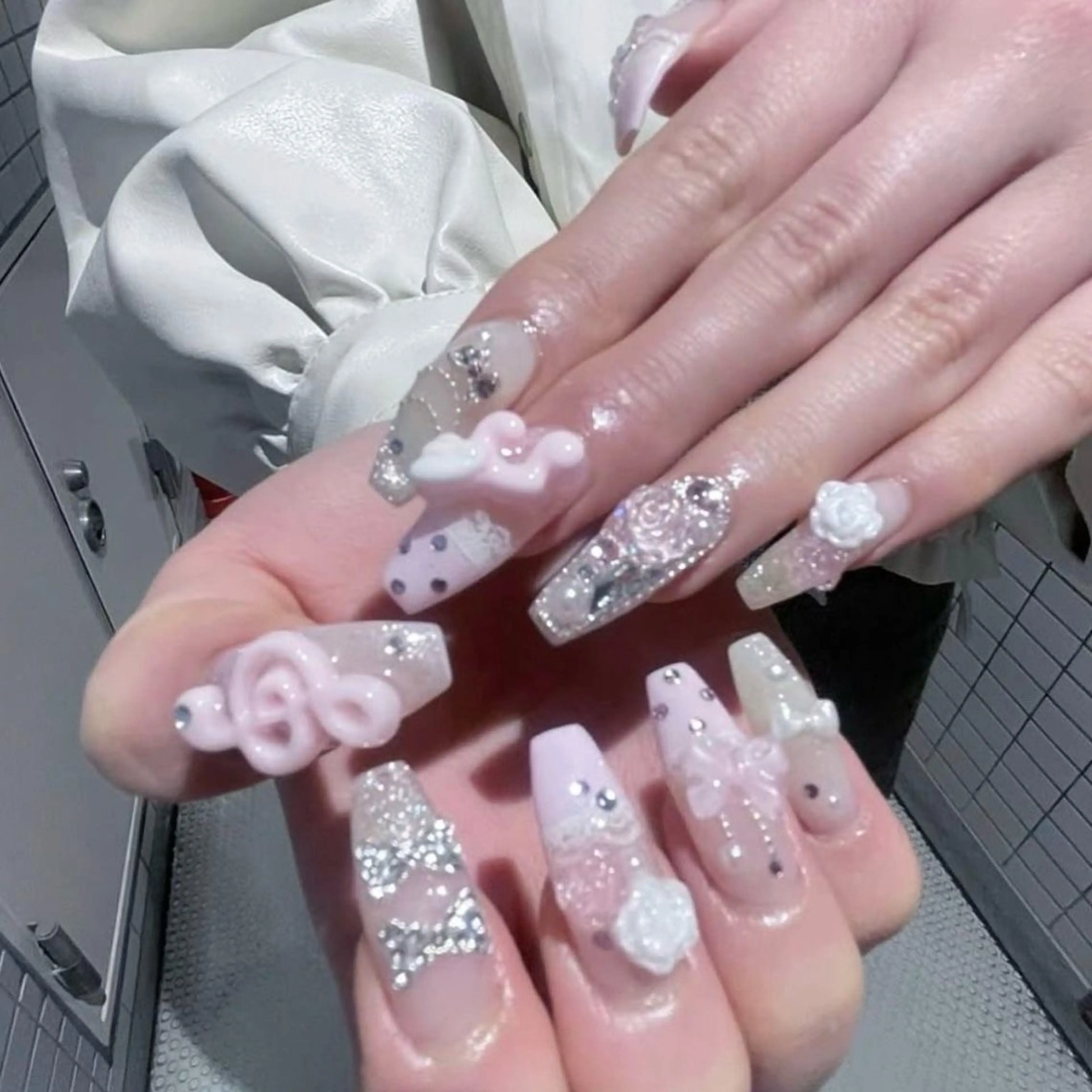 ネイル ガーリー ハート 韓国ネイル ニュアンスネイル リボン Sora nail 長さ出し専門店のネイルデザイン