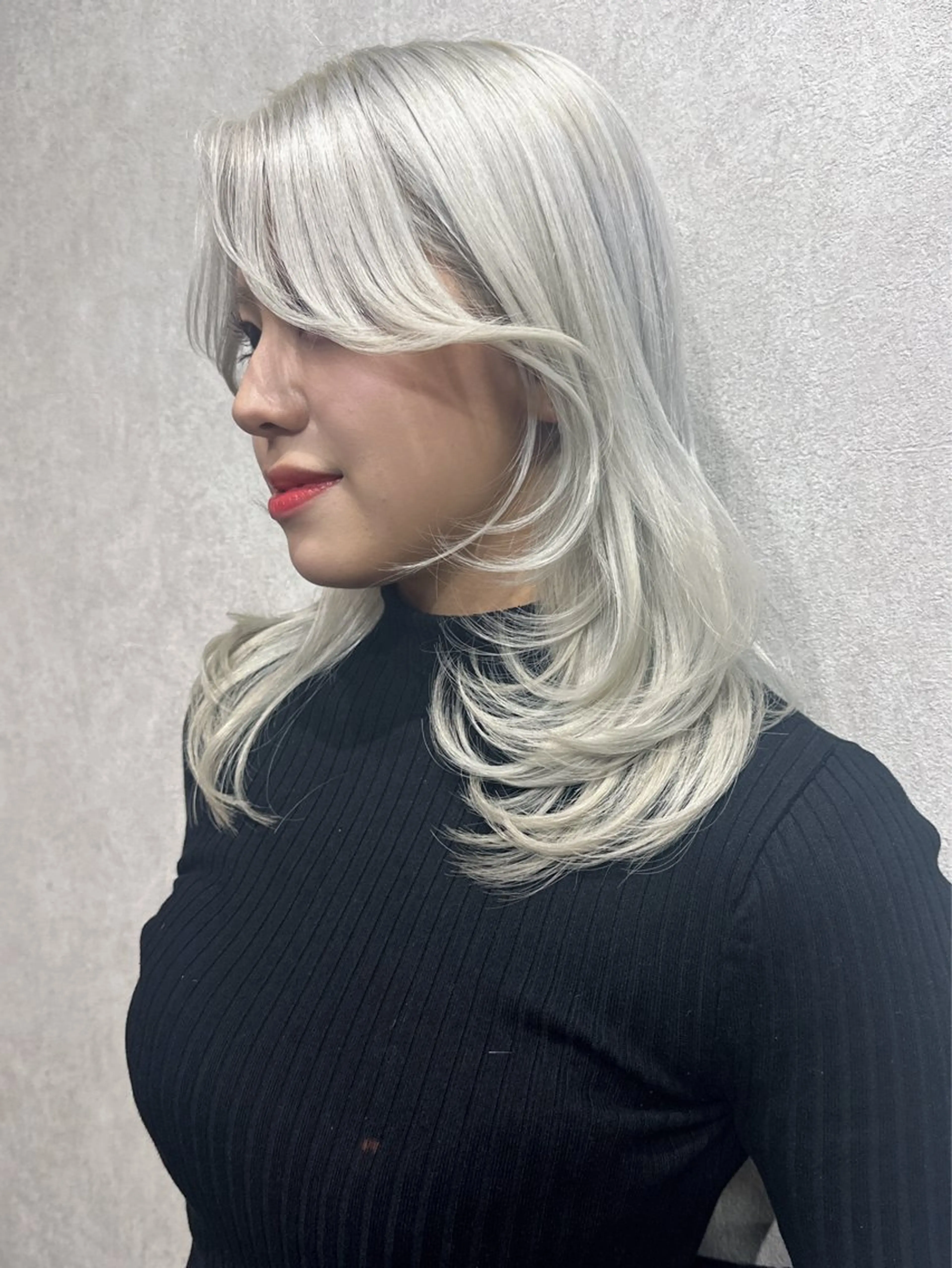 ミディアム レイヤーカット カット ヘアカラー トリートメント AiM エイム　韓国レイヤーのヘアスタイル