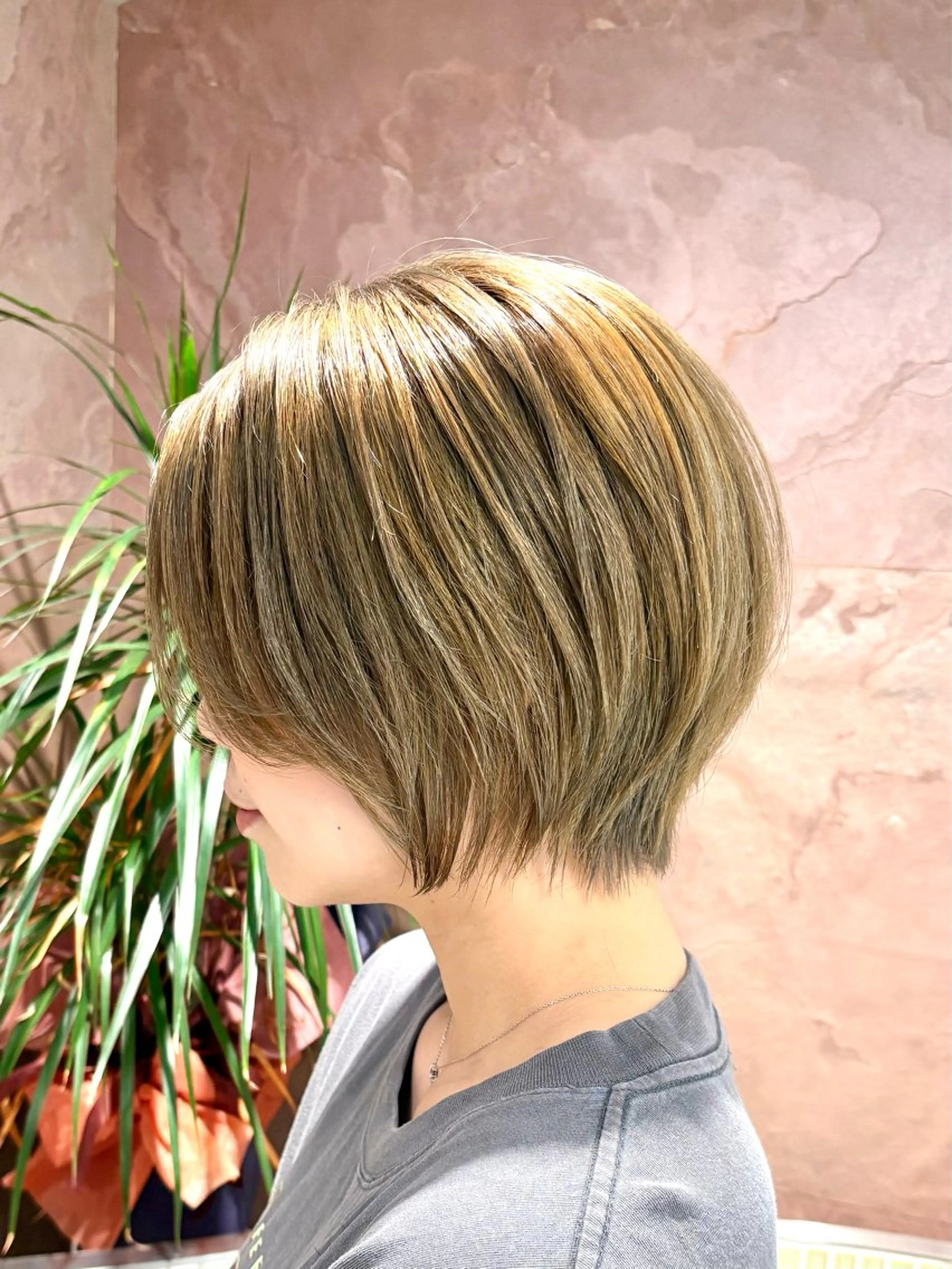 ショート カット ヘアカラー トリートメント 🩵縮毛矯正/ブリー チ/髪質改善/いつかのヘアスタイル