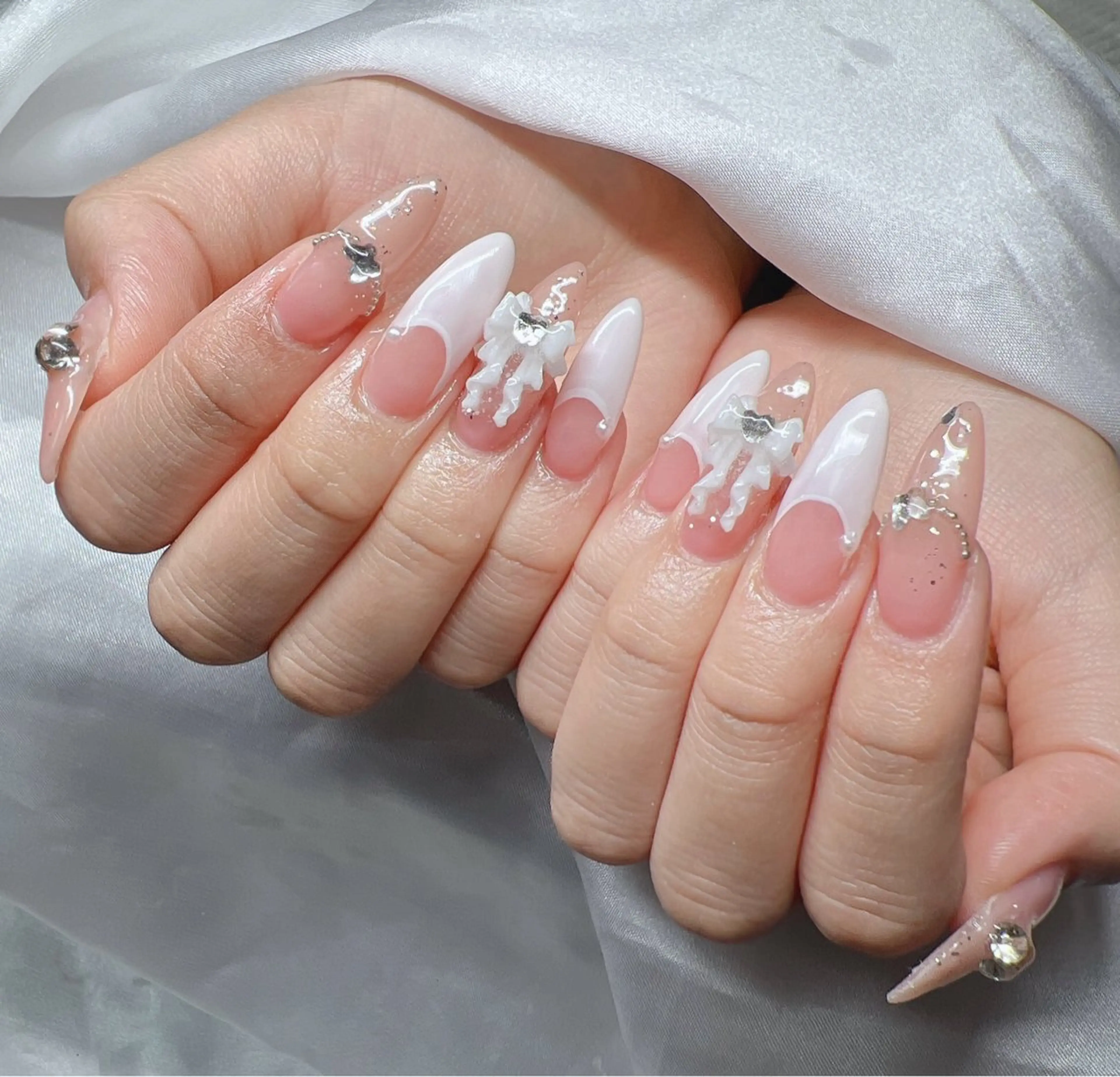 ネイル 長さ出し グラデーション 卒業式 キラキラネイル マグネットネイル ハンドネイル Lee Nailsのネイルデザイン