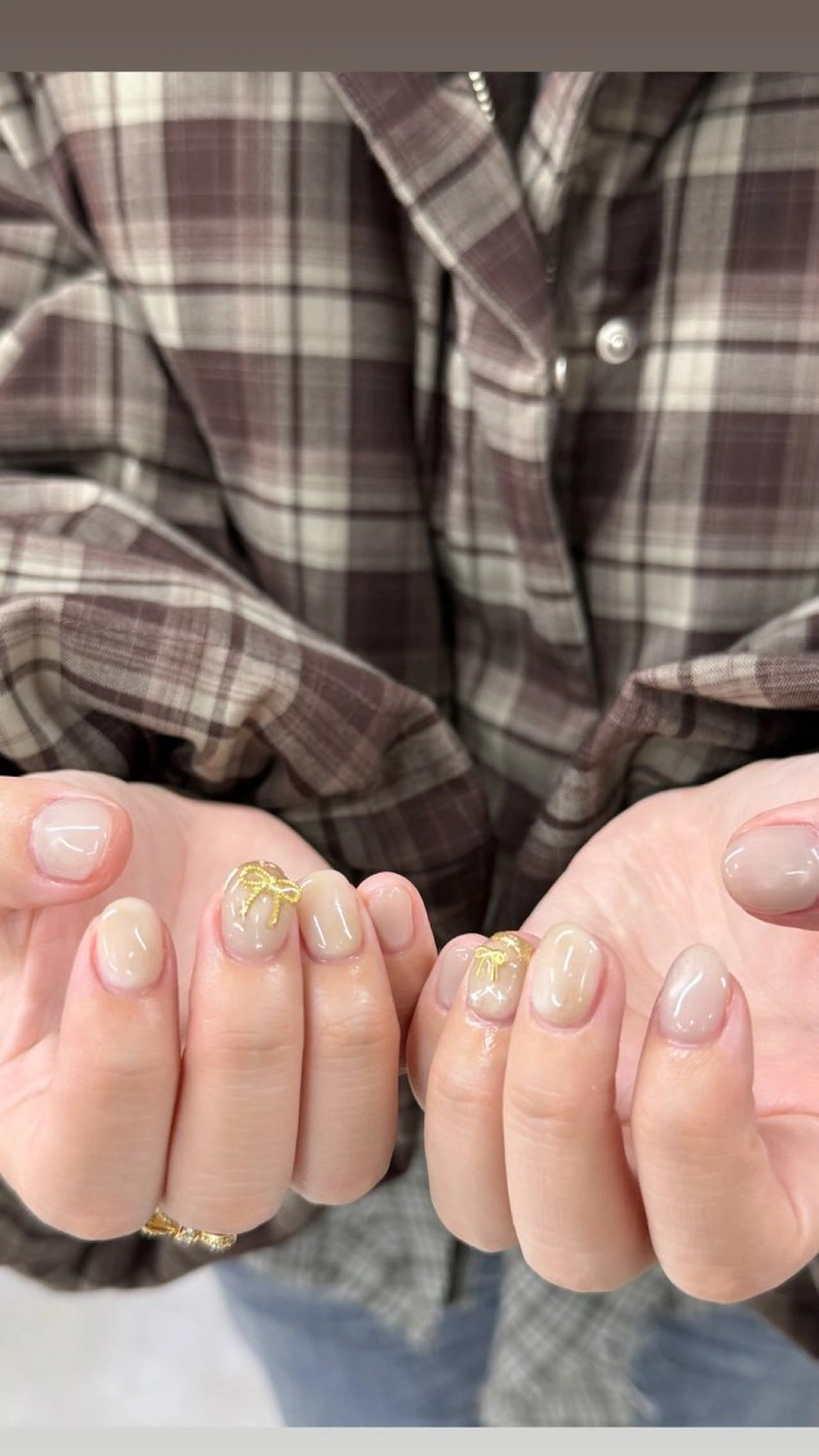 ネイル アートネイル ニュアンスネイル リボン Ihoji Hotaruのネイルデザイン