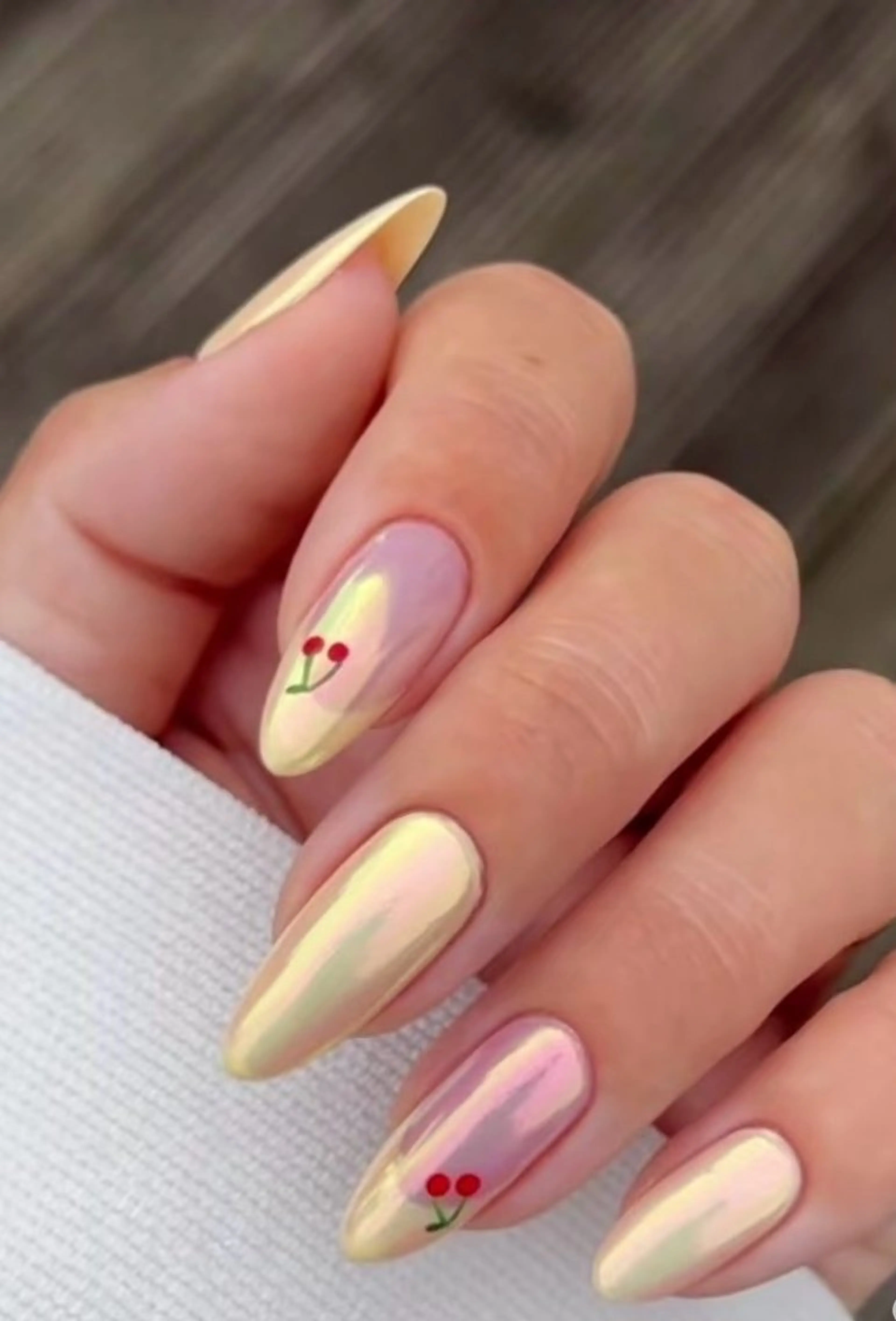 ネイル 高木 維麗絲のネイルデザイン