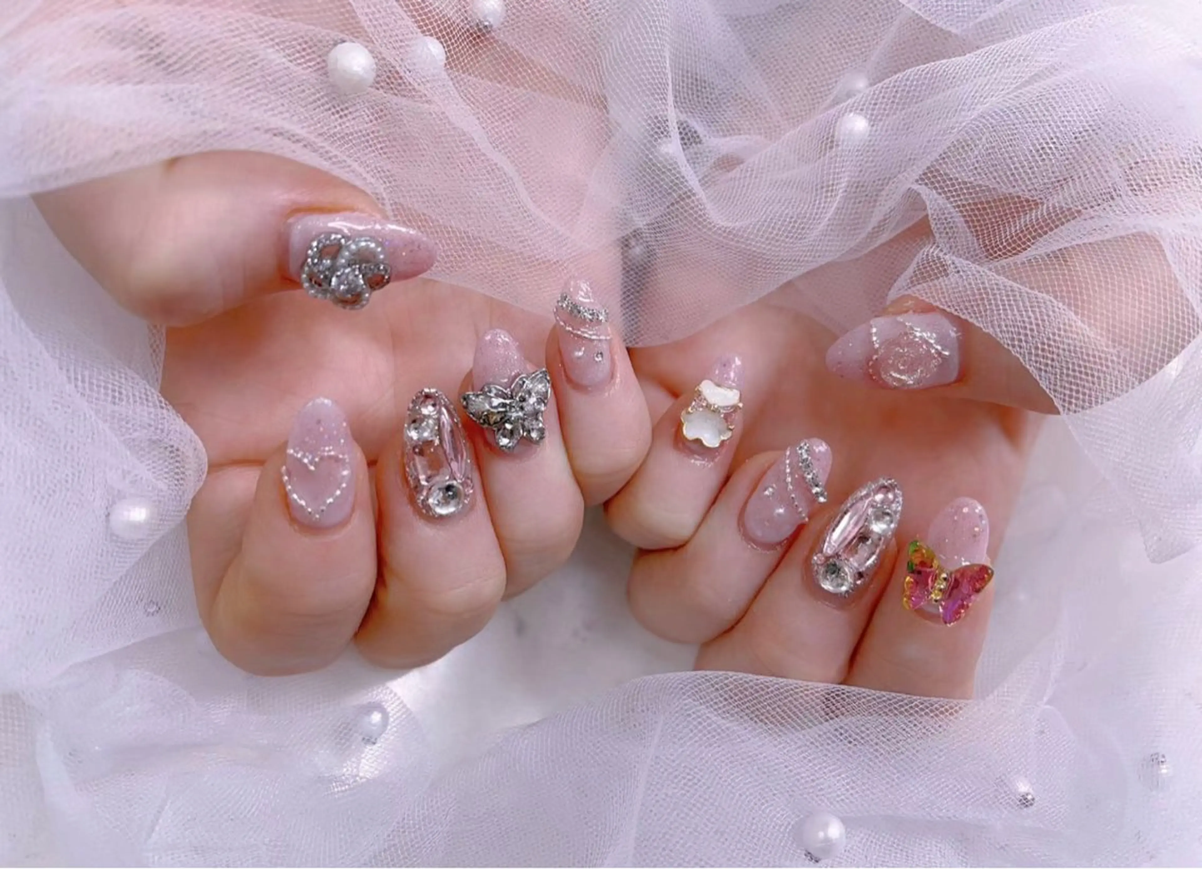 ネイル Miouミオン ネイルサロンのネイルデザイン