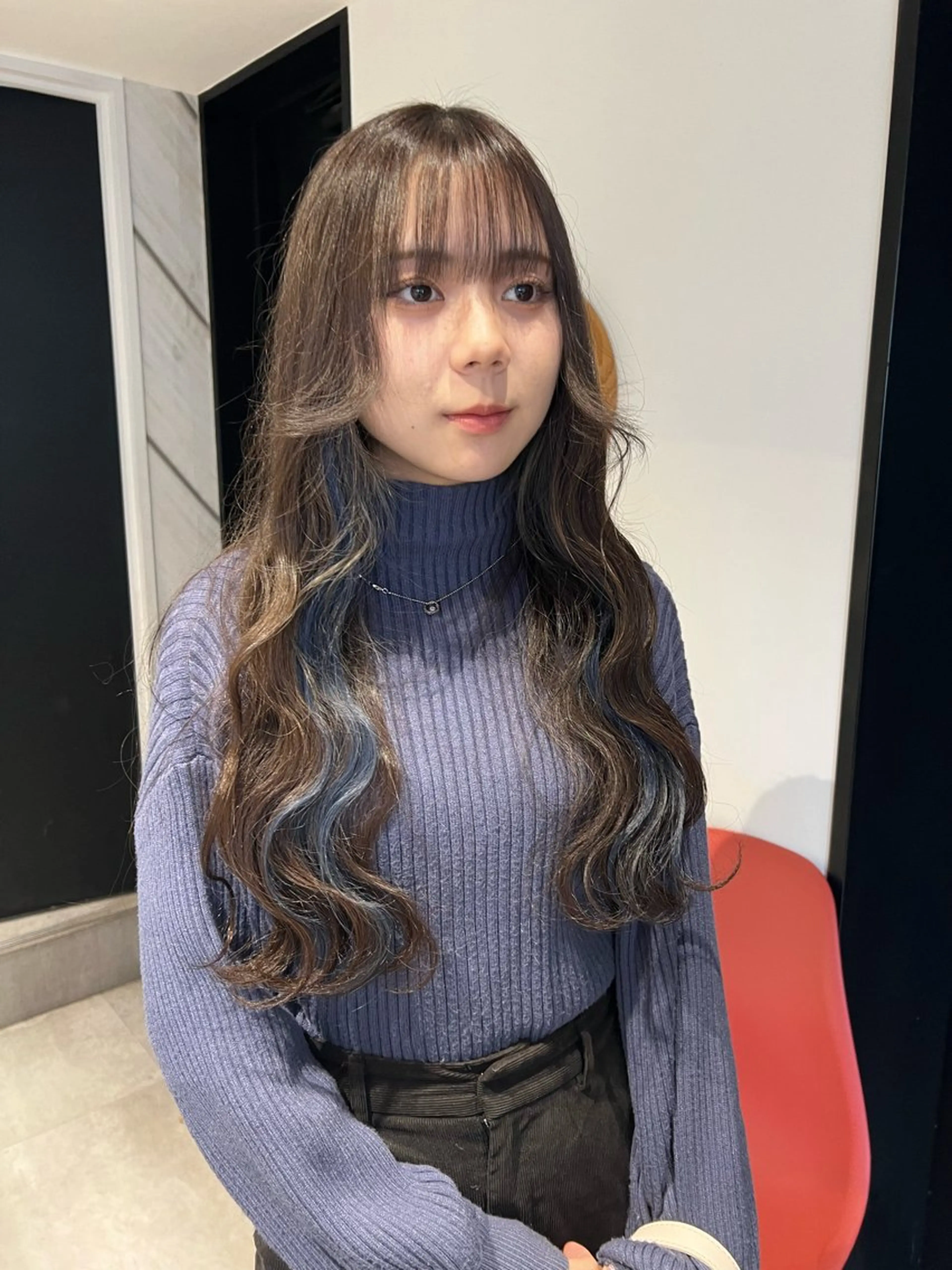 セミロング デザイン🥇複雑履歴 ハイトーン特化のヘアスタイル