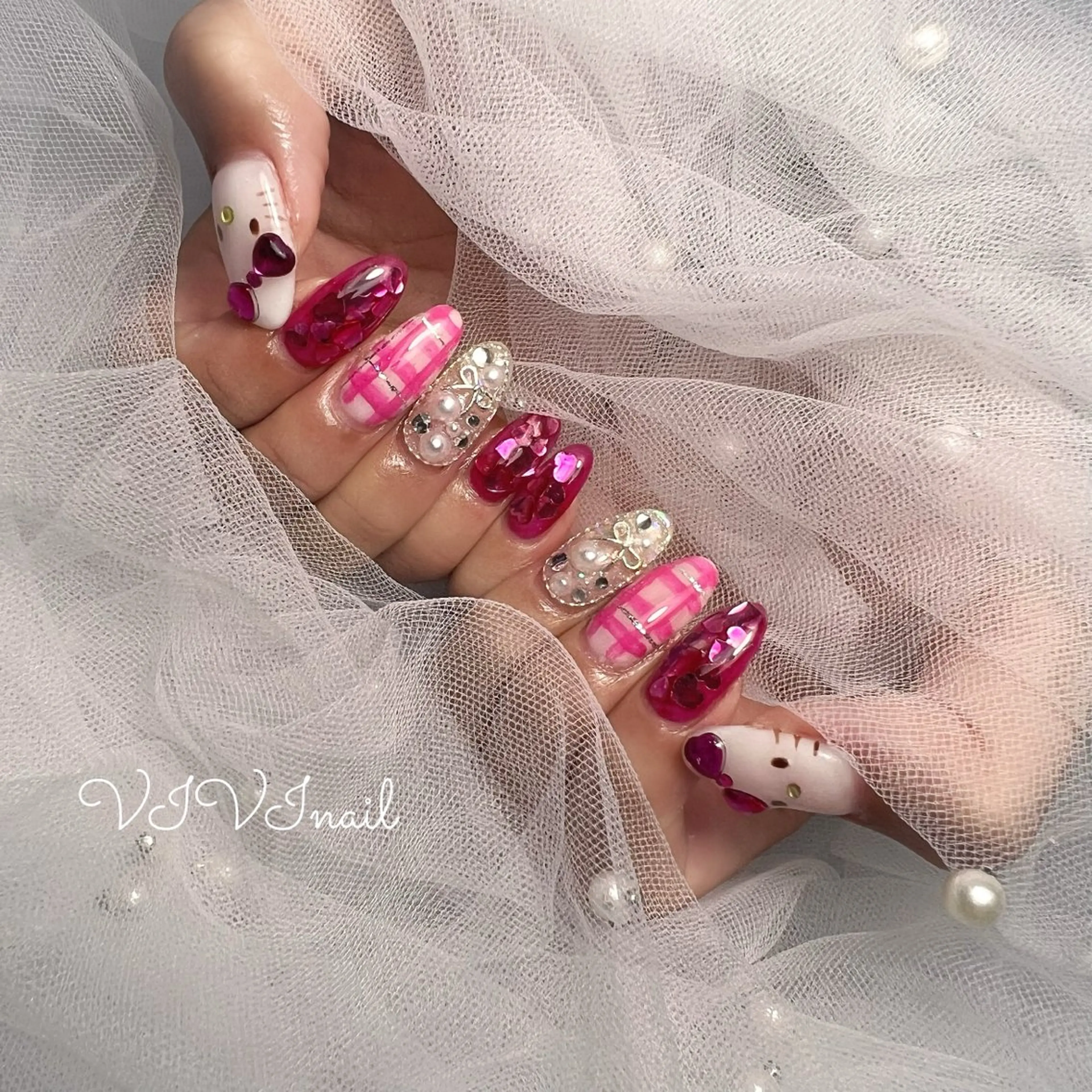 ネイル キラキラネイル ピンク ハンドネイル vivi nailのネイルデザイン