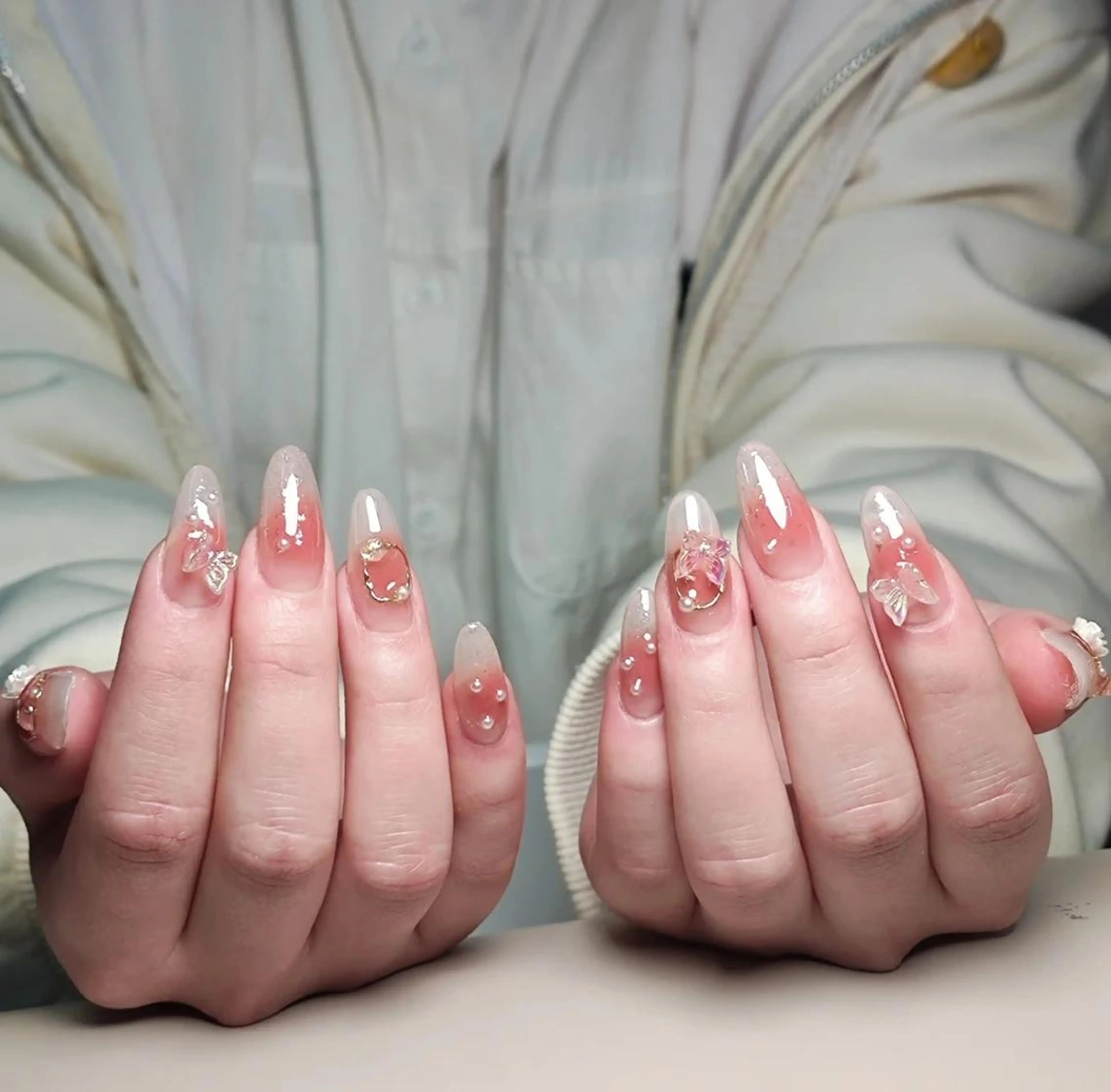 ネイル アートネイル 長さ出し ネイルチップ Queens momoのネイルデザイン