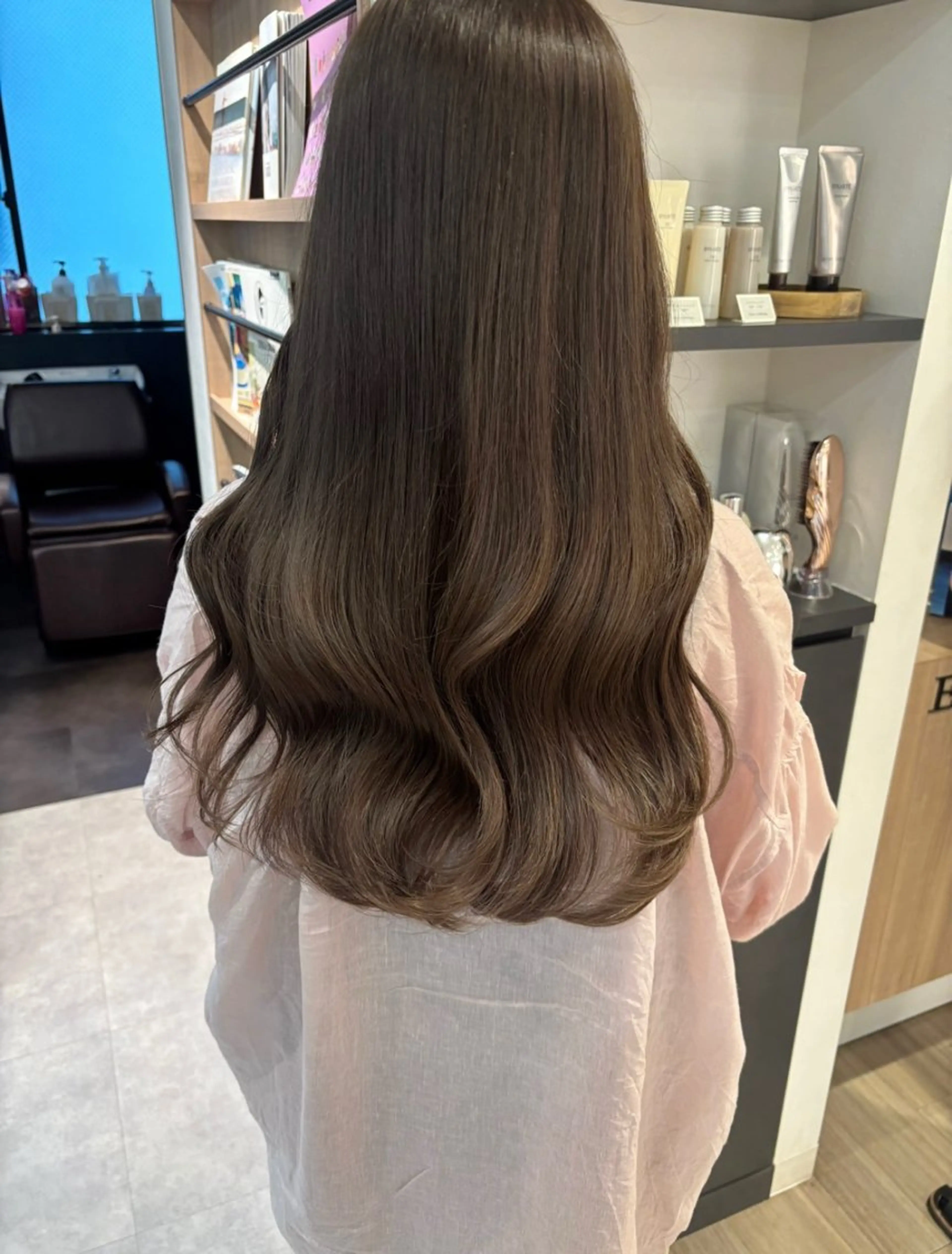 セミロング カラー トリートメント モテ髪‎🫧赤み消し カラー表参道きょうこのヘアスタイル