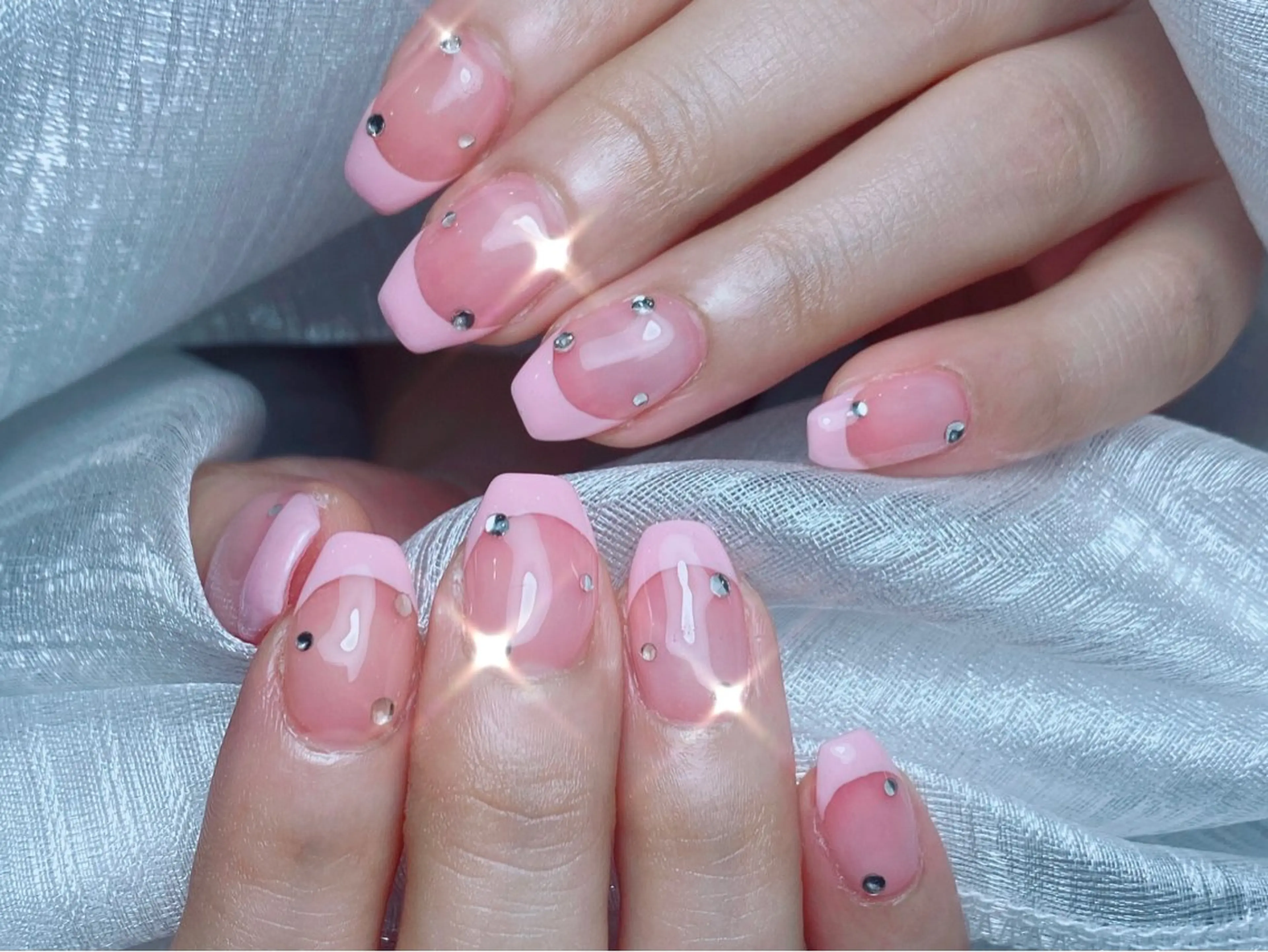 ネイル フレンチネイル ストーンネイル ハンドネイル Candy nailのネイルデザイン