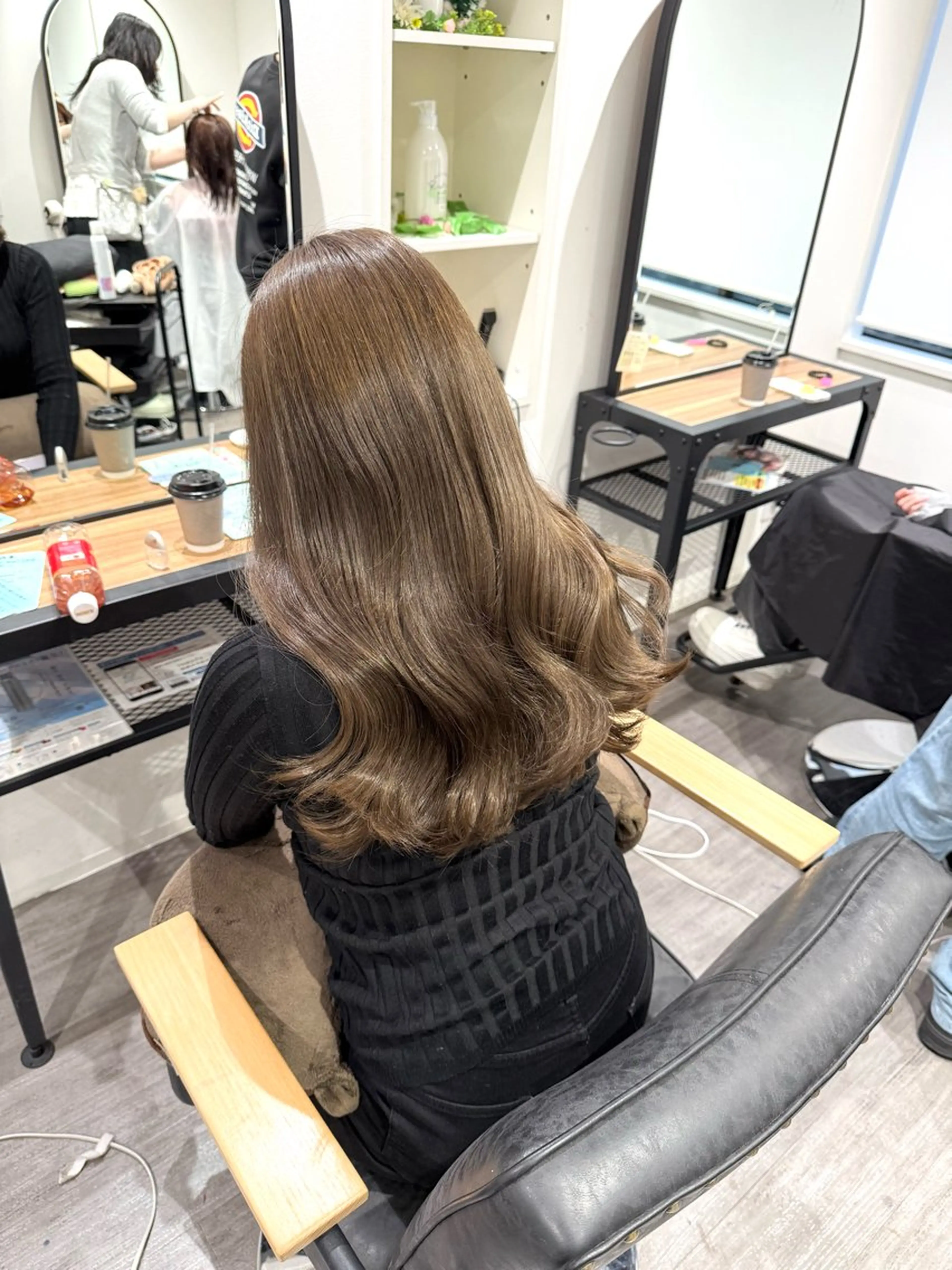 ロング カラー グレージュ ミルクティーグレージュ カット ヘアカラー cocotte🫧 絹村 琴美のヘアスタイル