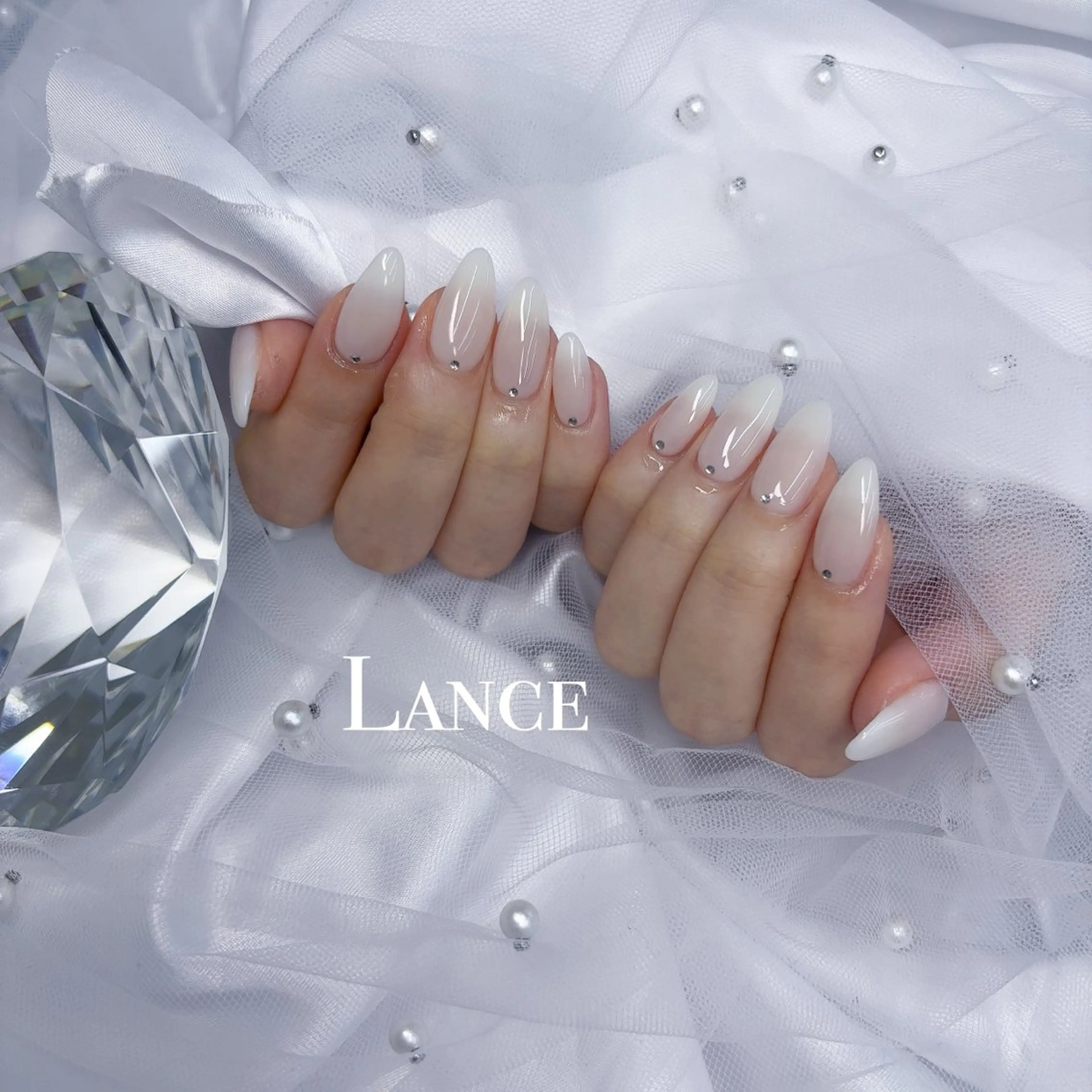 ネイル オーロラネイル フットネイル フレンチネイル ガラスフレンチ 氷ネイル・うるうるネイル ハンドネイル Lance nailのネイルデザイン