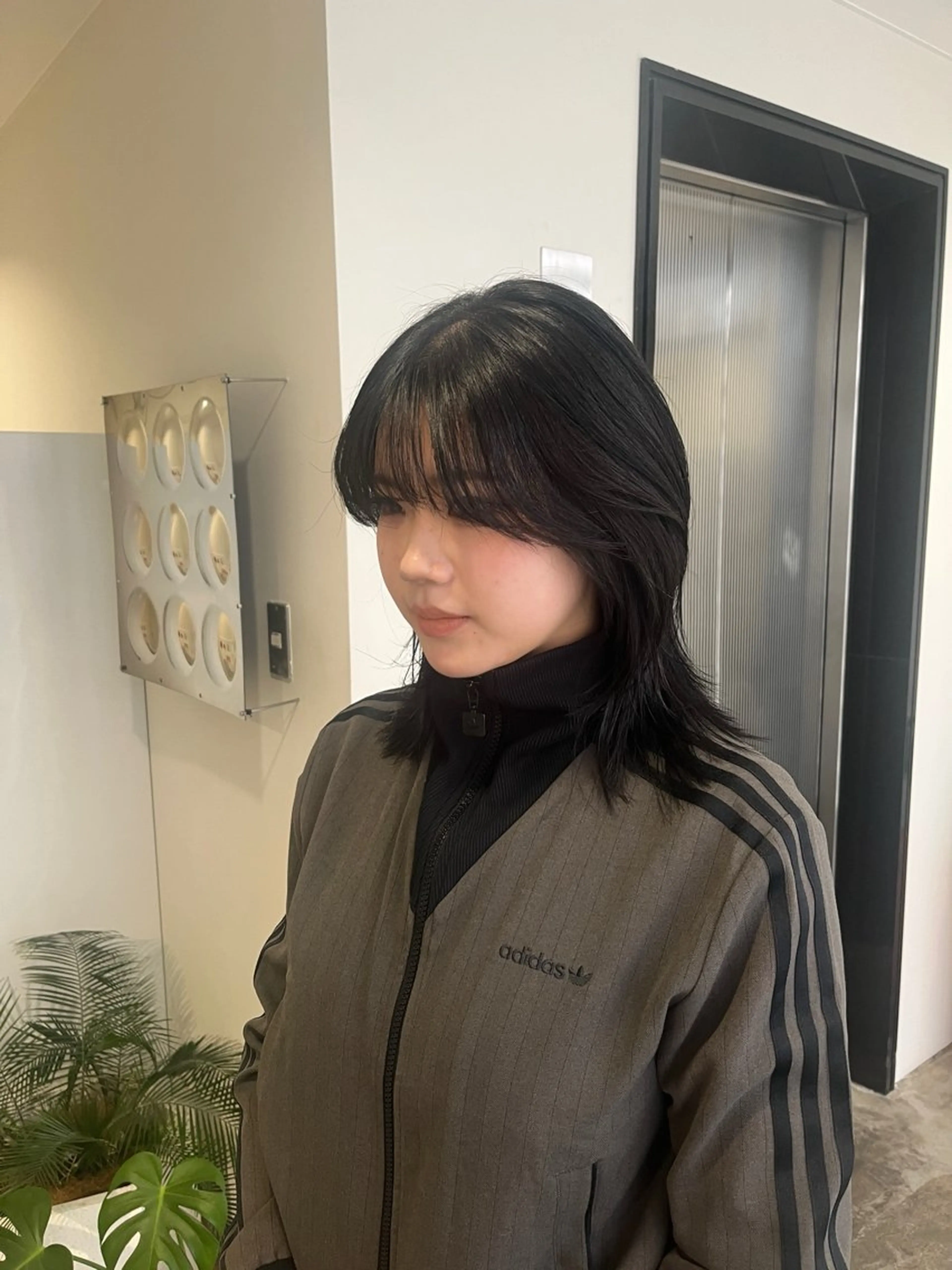 ミディアム ミディアムレイヤー レイヤーカット カット ヘアカラー トリートメント Shion/ レイヤー/髪質改善のヘアスタイル