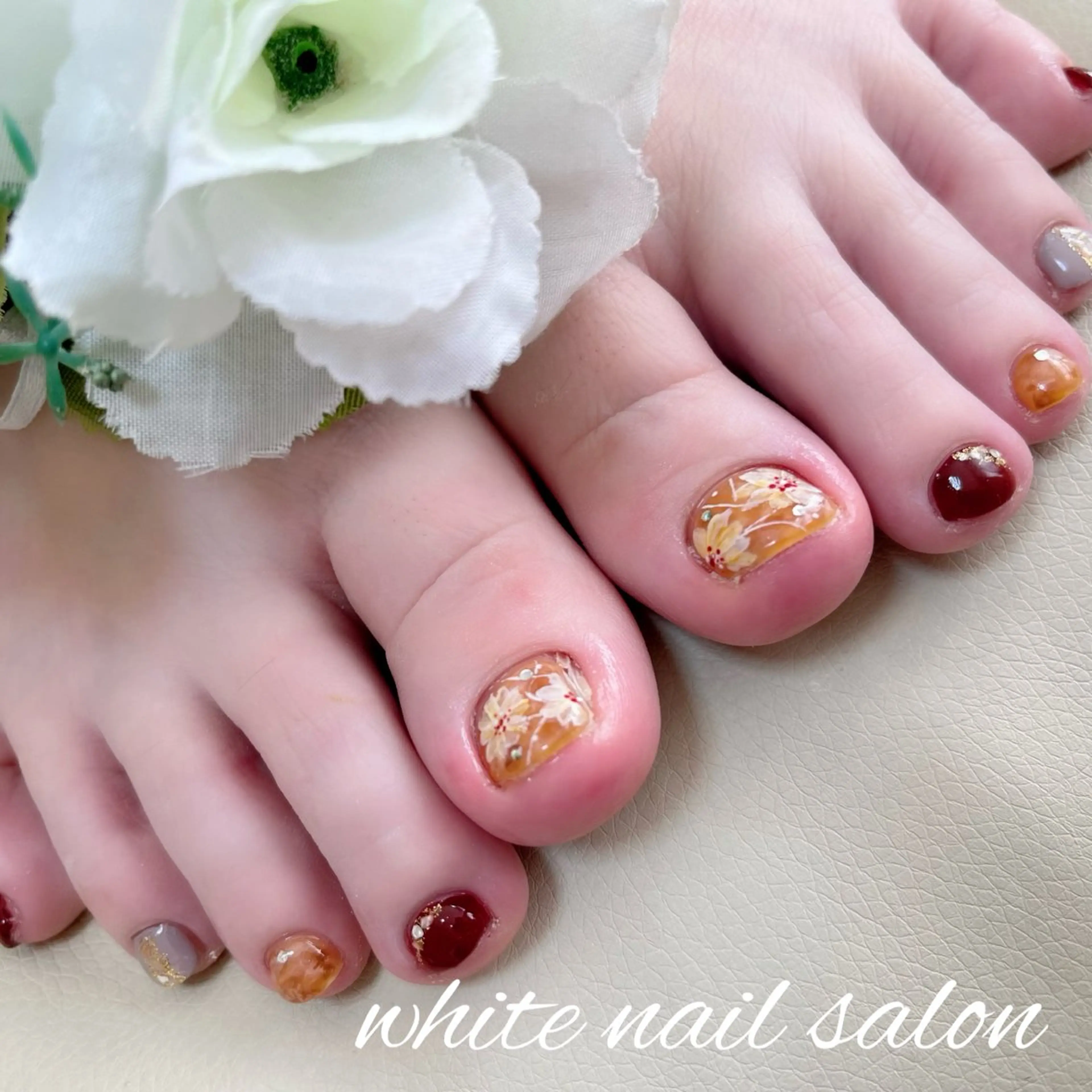 ネイル ラメ(グリッター) 持ち込み フットネイル white nail salonのネイルデザイン