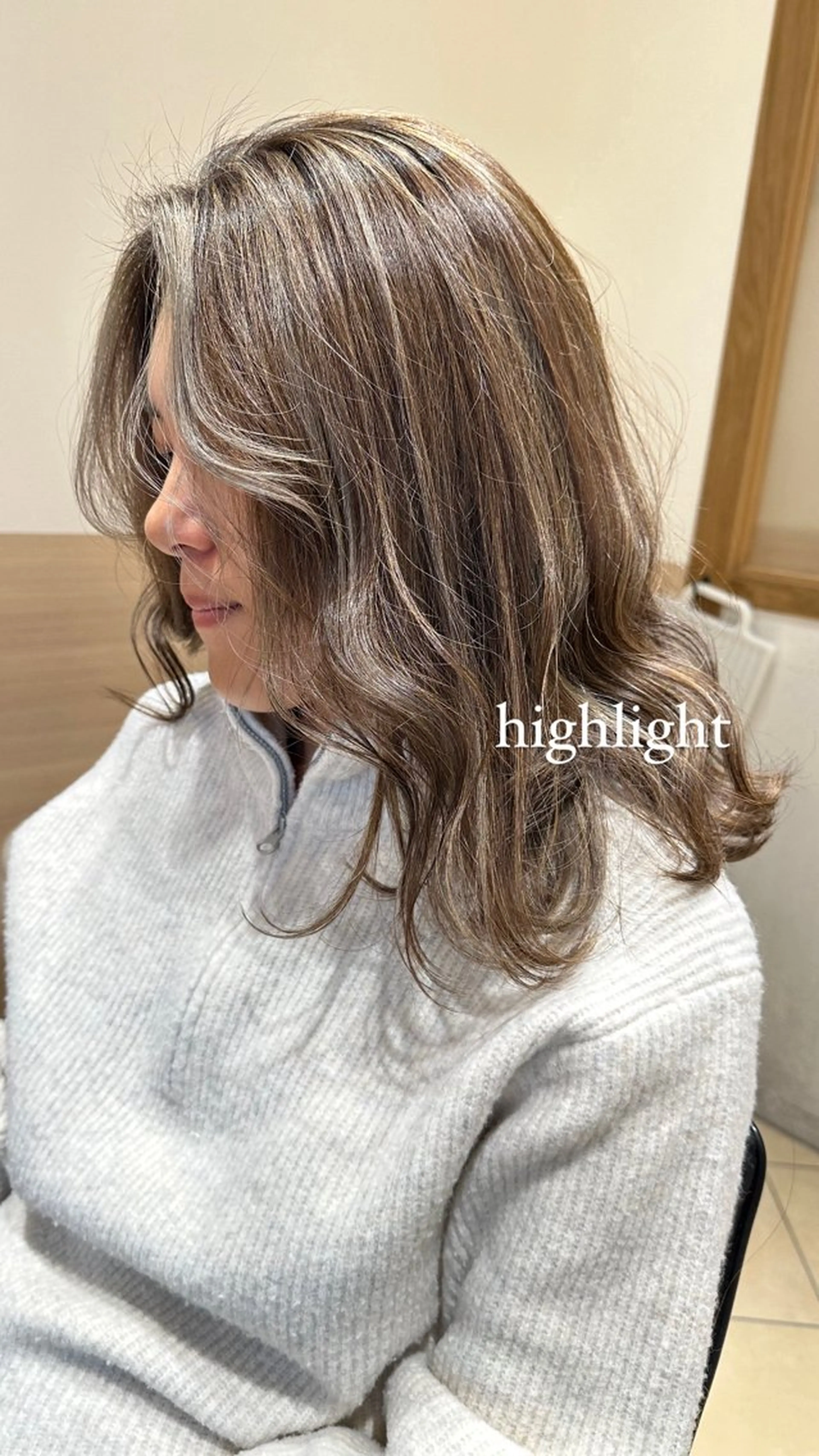 セミロング カラー ブリーチ ブラウンカラー ハイライトカラー モカブラウン ナチュラルブラウン ヘアカラー 天野 瑠真のヘアスタイル
