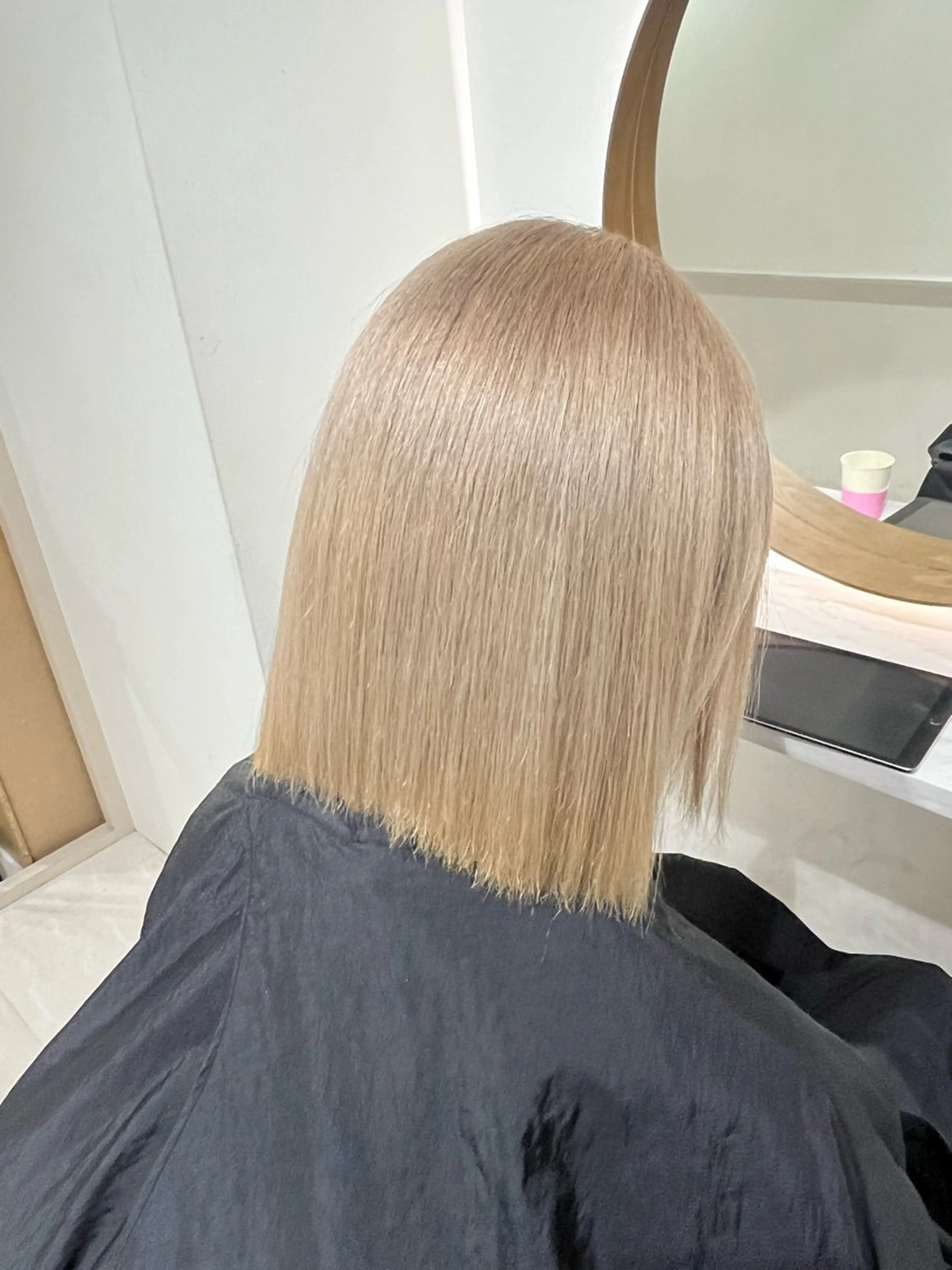 カラー ハイトーンカラー ボブ ニトウ レイナのヘアスタイル