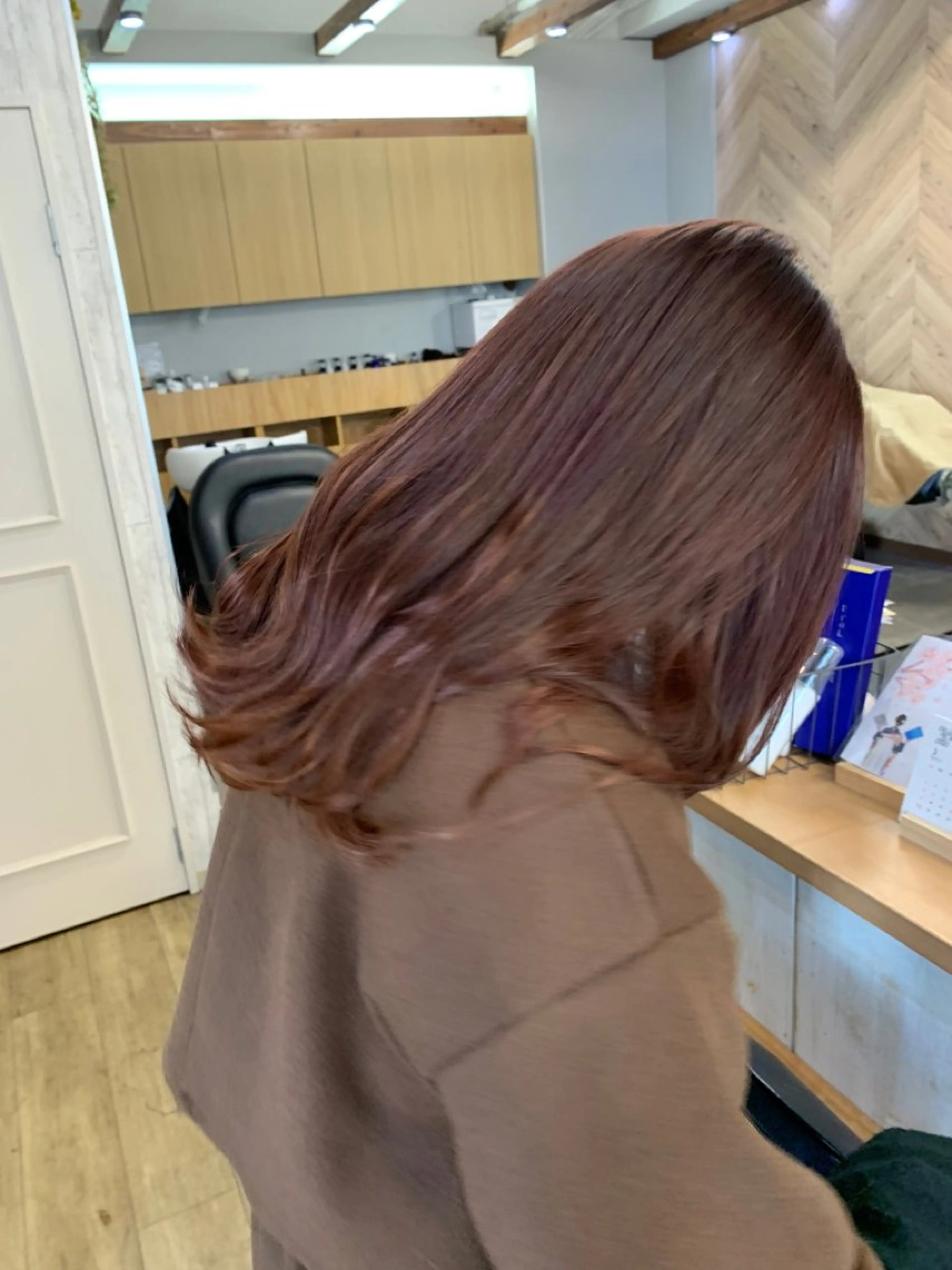 セミロング カラー ブラウンカラー ピンクカラー カット ヘアカラー トリートメント regalo Acari🍎のヘアスタイル