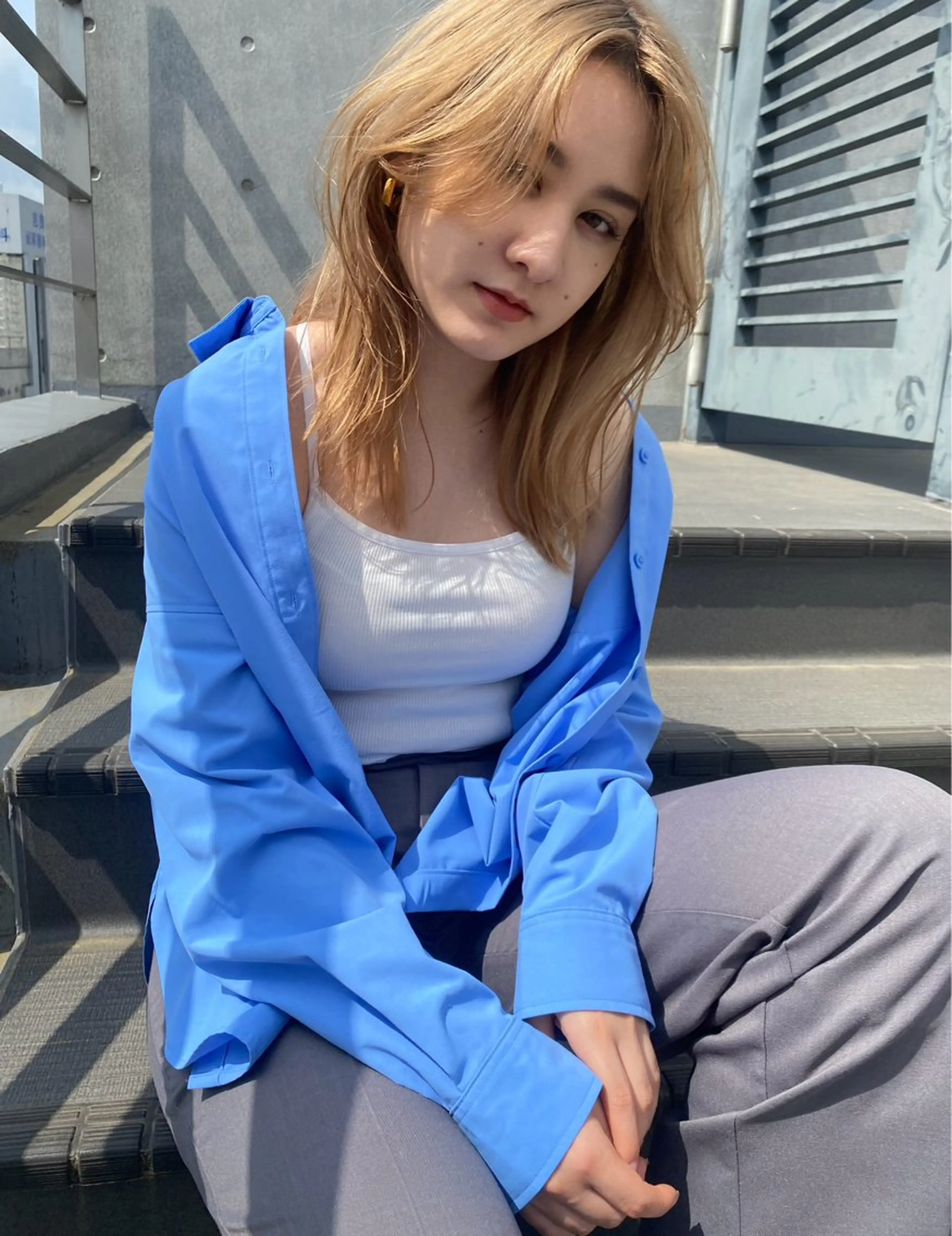 セミロング カラー ヘアカラー トリートメント ブリーチカラーレイヤ ーカット🦋annaのヘアスタイル