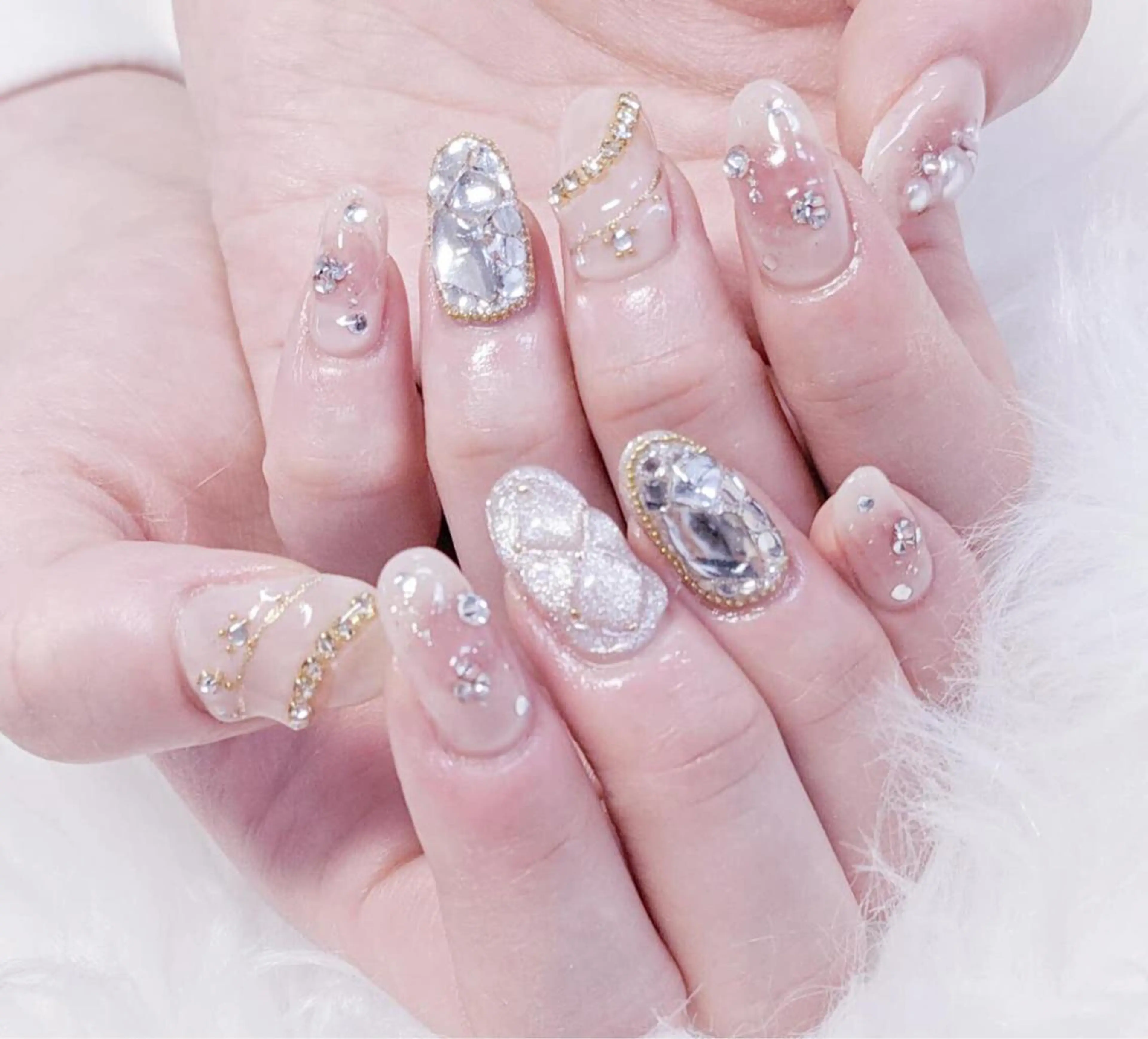 ネイル ハンドネイル MoonNail ユリ🌸のネイルデザイン