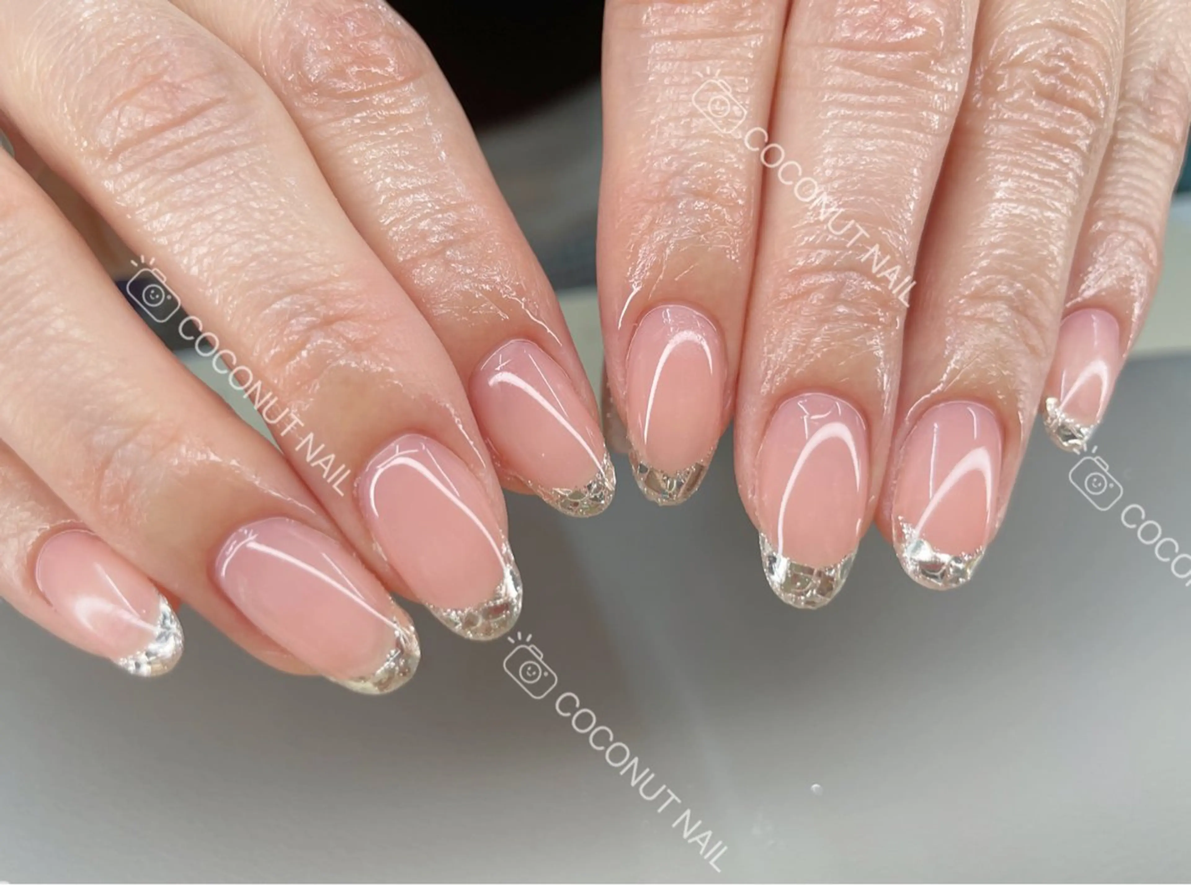 ネイル フレンチネイル ガラスフレンチ ハンドネイル 神田 ココナッツのネイルデザイン