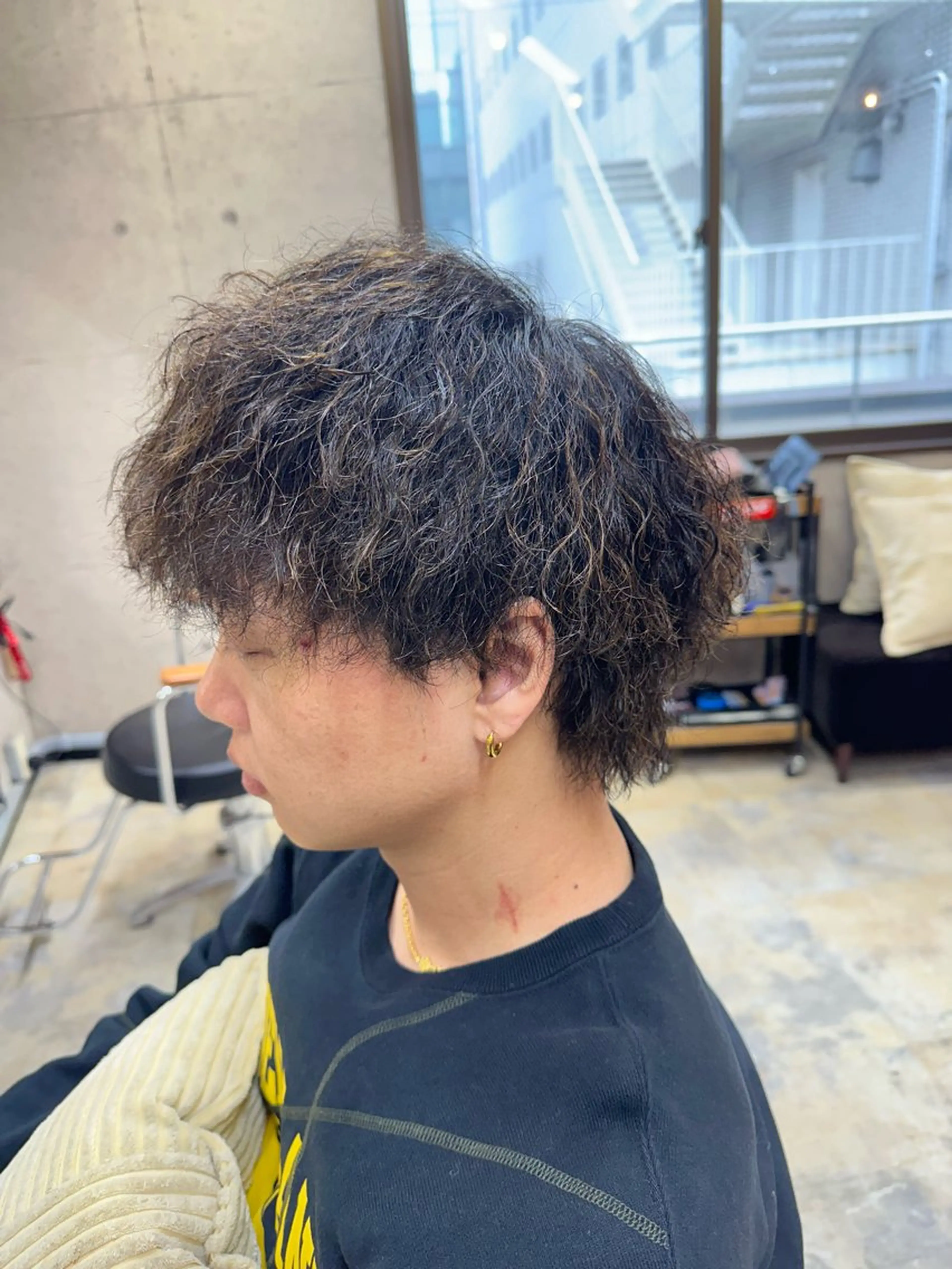 ミディアム パーマ メンズ ミディアムパーマ メンズパーマ メンズツイストパーマ 波巻きパーマ ツイストパーマ カット パーマ 💎メンズパーマ特化 🥇メンズのプロのヘアスタイル