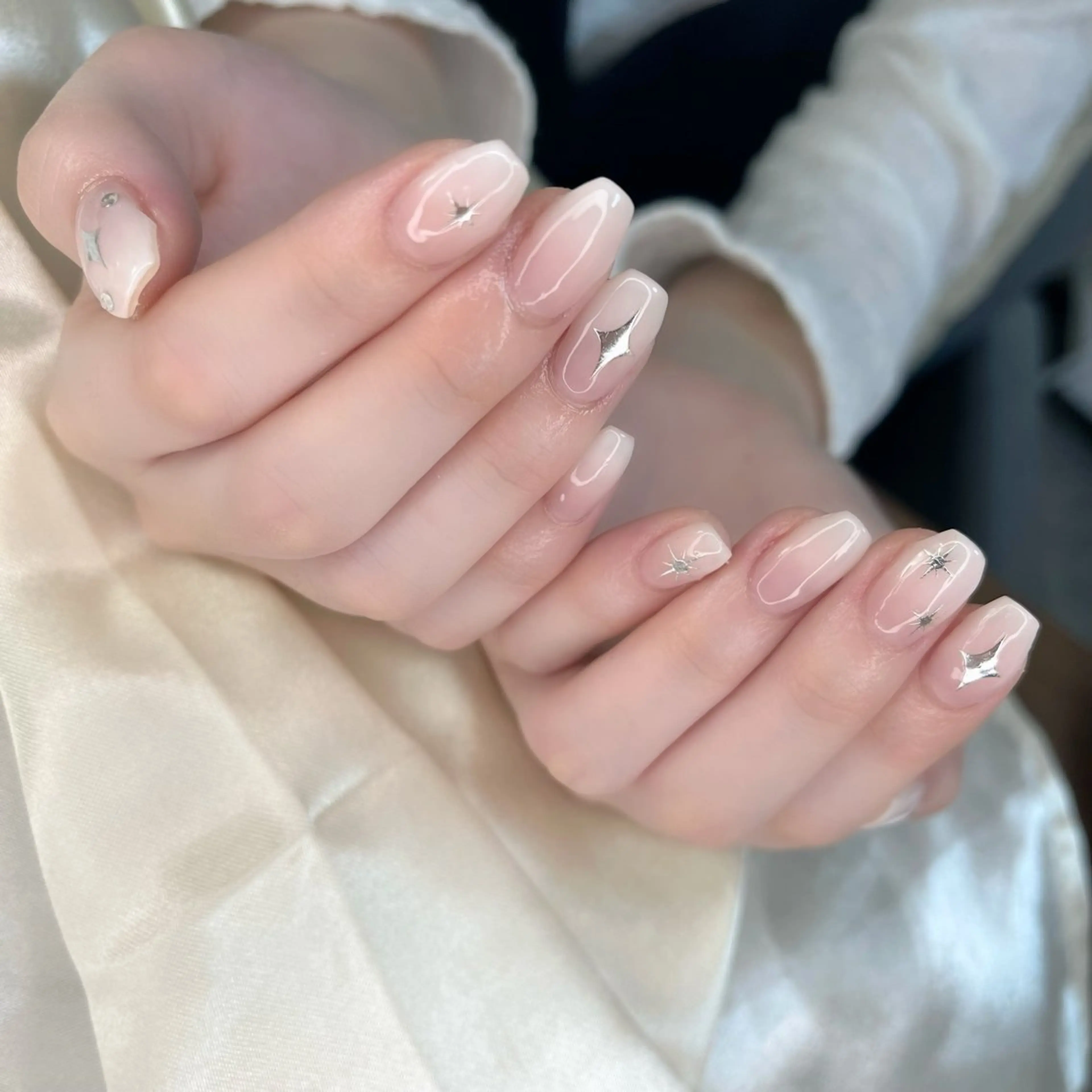 ネイル ハンドネイル Apis manakaのネイルデザイン