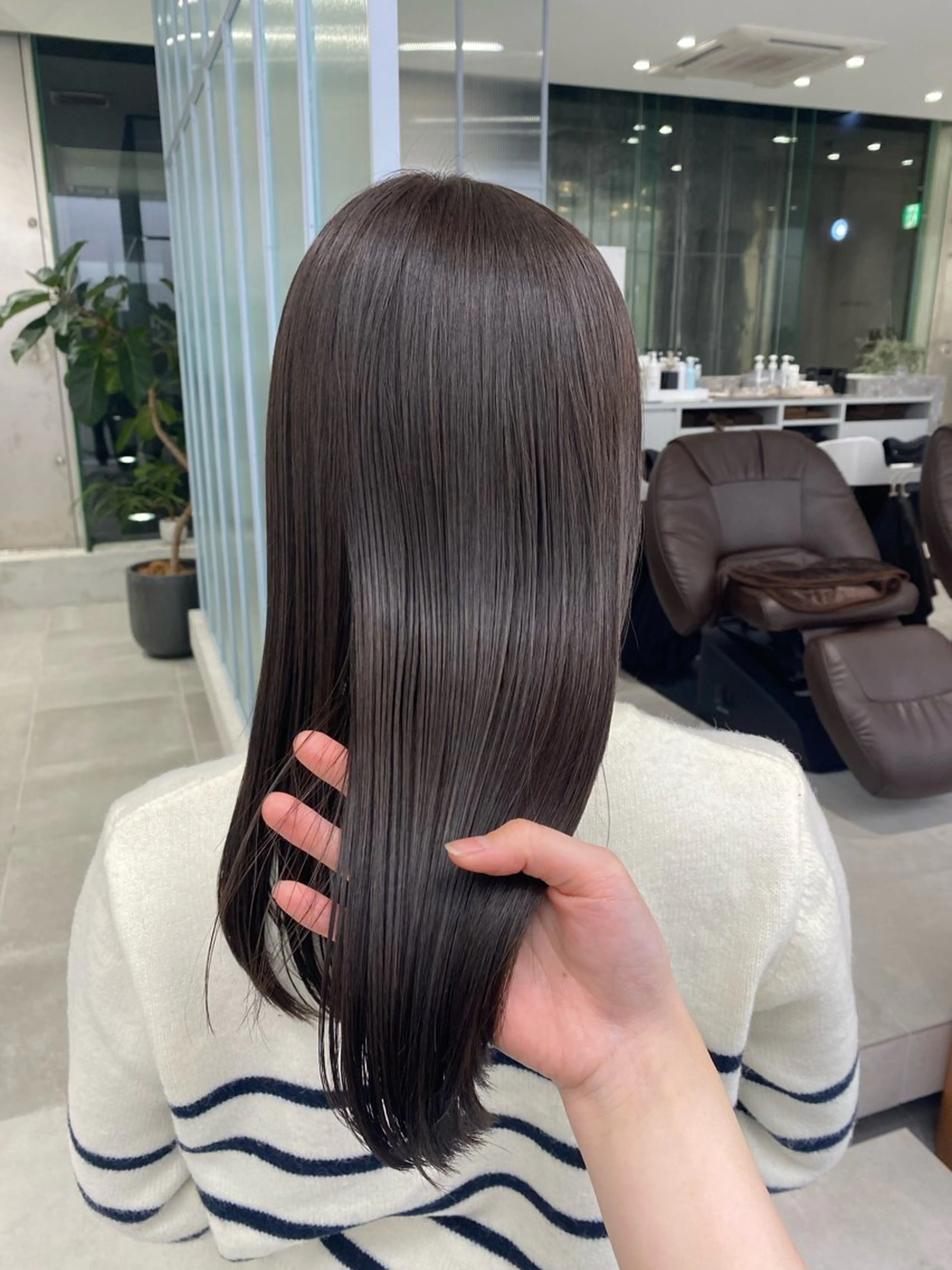 カラー アッシュ ベージュカラー 透明感カラー オレンジ kou🌥️レイヤー /艶カラーのヘアスタイル