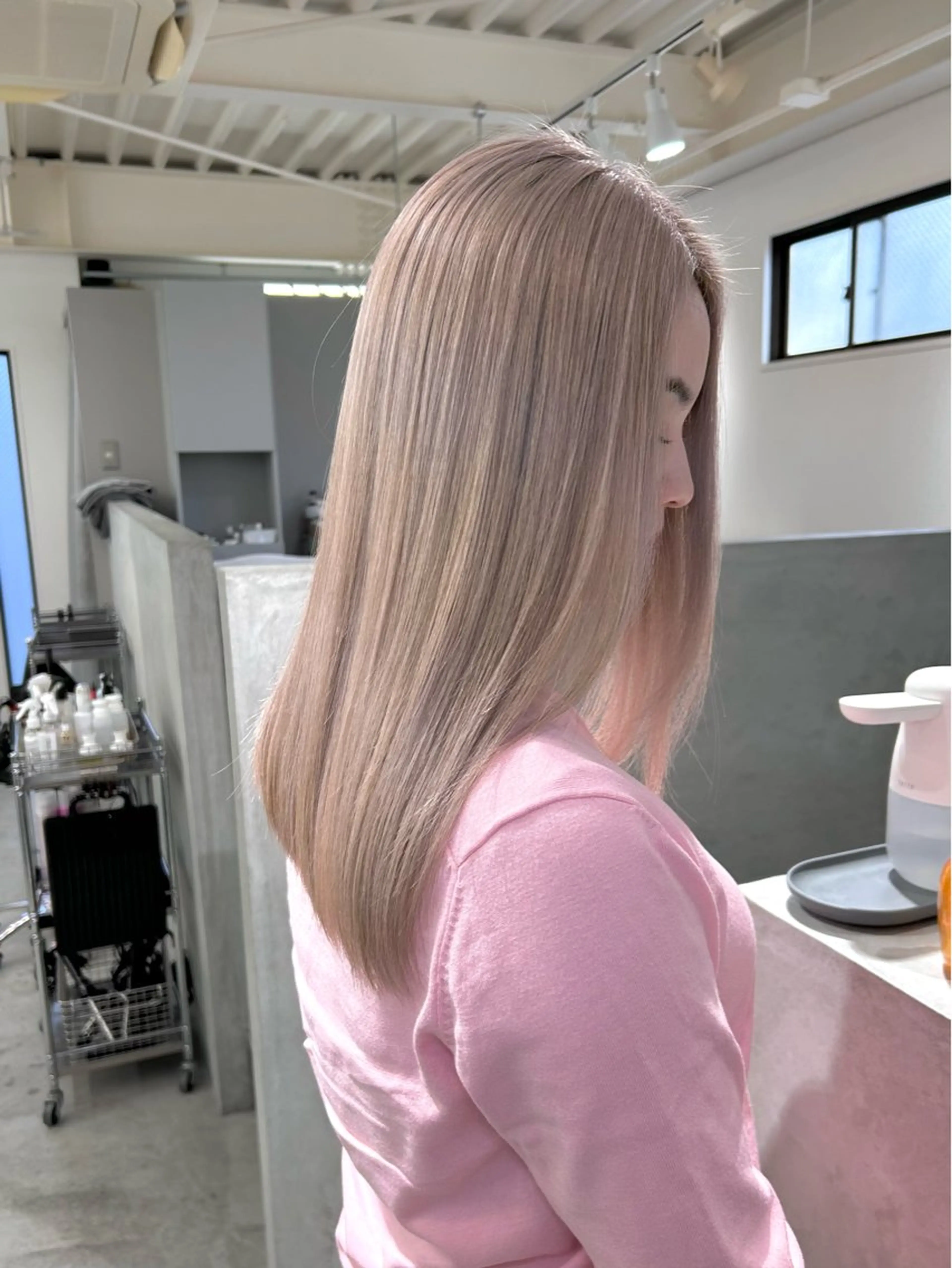 セミロング ヘアカラー トリートメント kumon ayu ブリーチ/ハイトーンのヘアスタイル