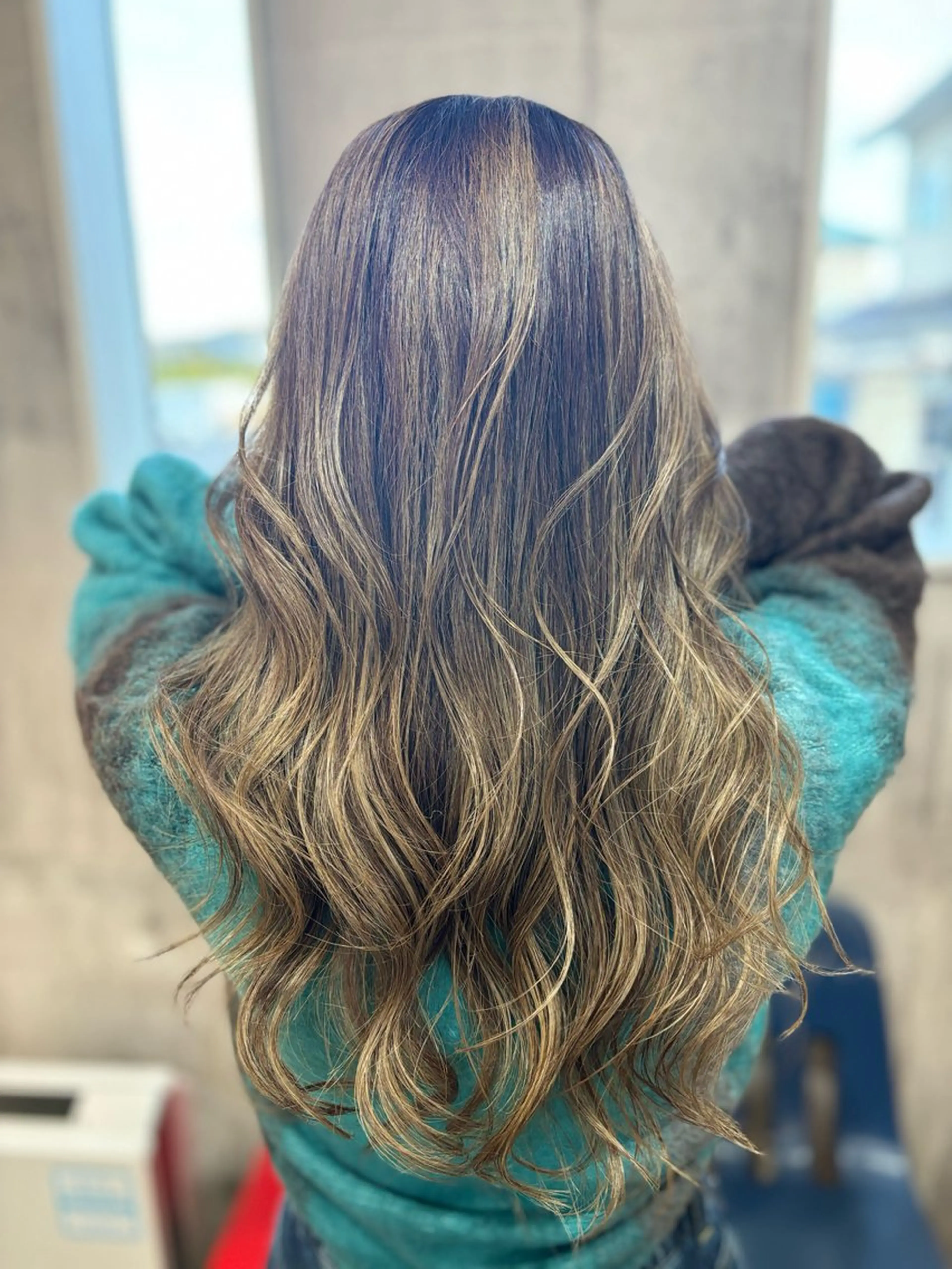 ロング ハイライト カット ヘアカラー yoshihara yuukiのヘアスタイル