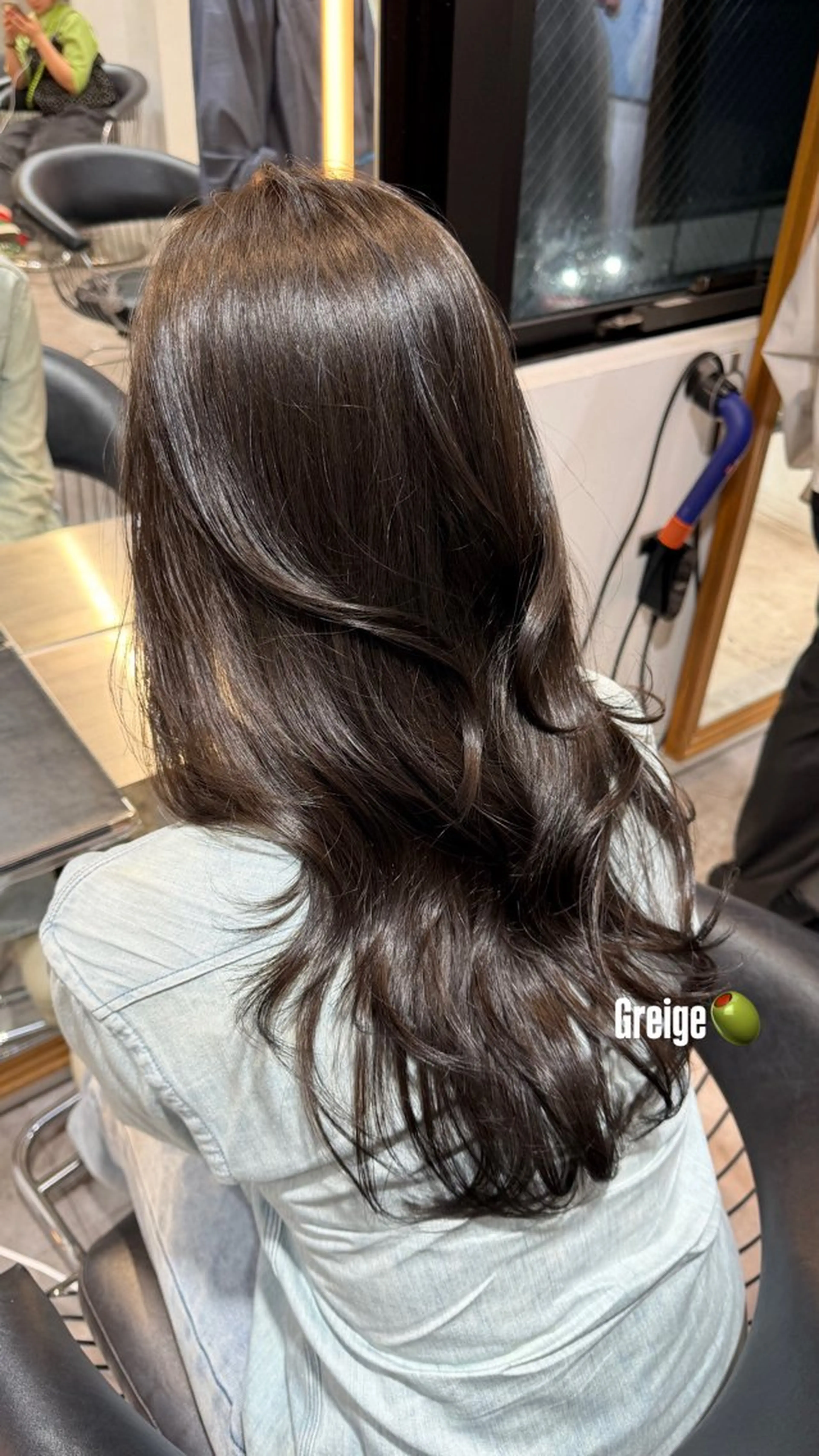 ロング カラー グレージュ オリーブグレージュ オリーブグレー トリートメント ヘアカラー トリートメント ヘッドスパ ツヤ透明感カラー /あやか🩰のヘアスタイル