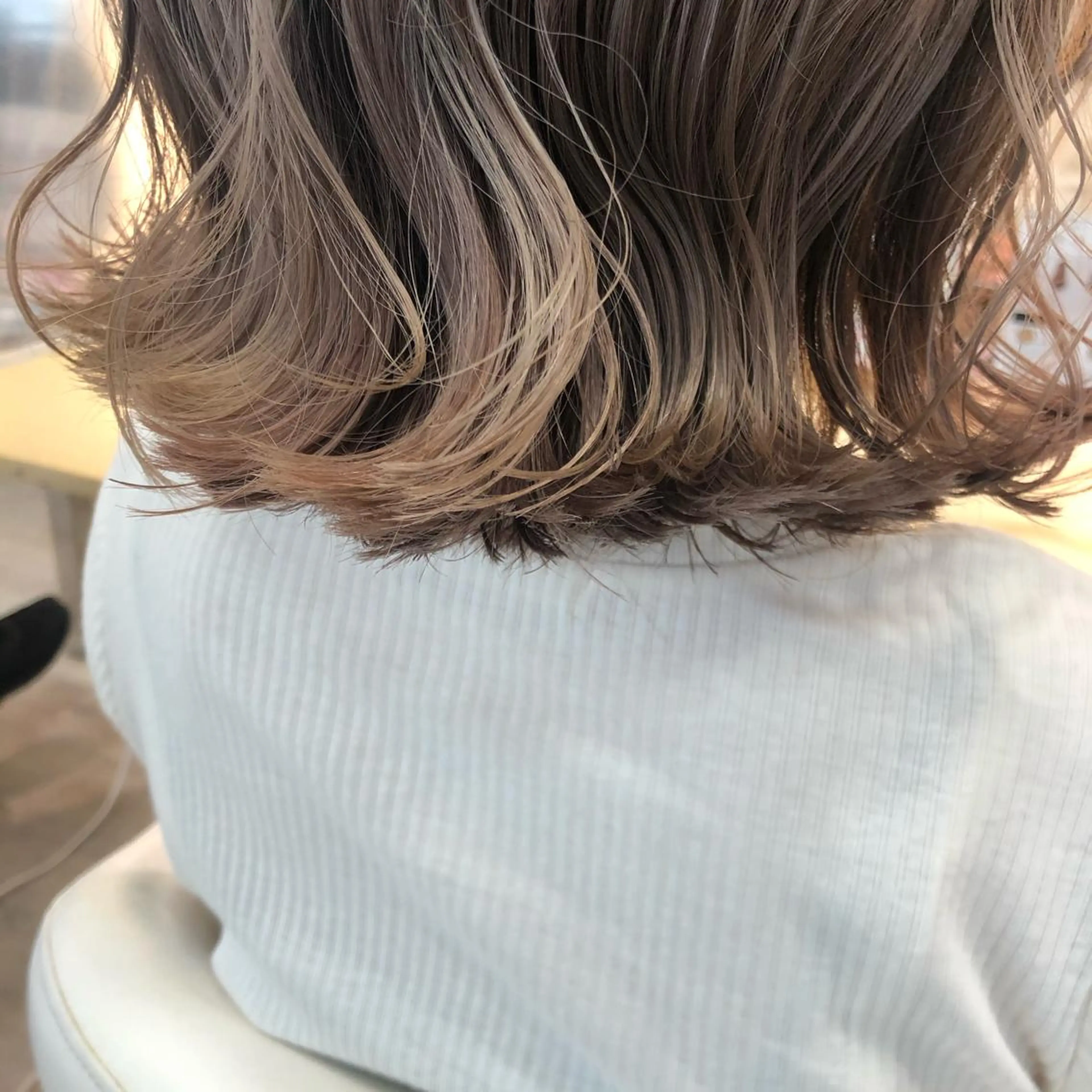 ミディアム カラー ベージュカラー カット ヘアカラー トリートメント 松佐 ゆかりのヘアスタイル