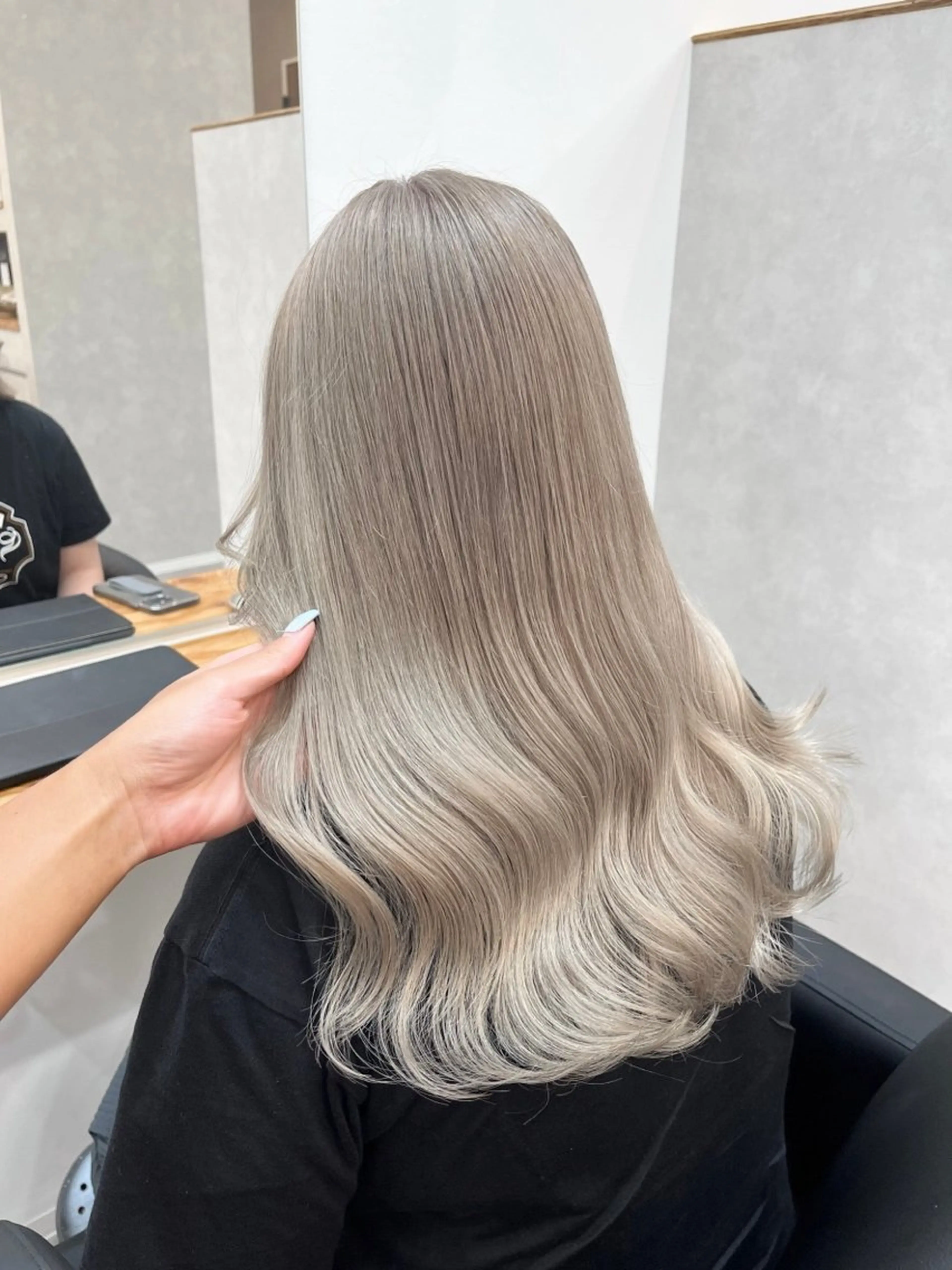 ロング ヘアカラー 天野 真依子のヘアスタイル