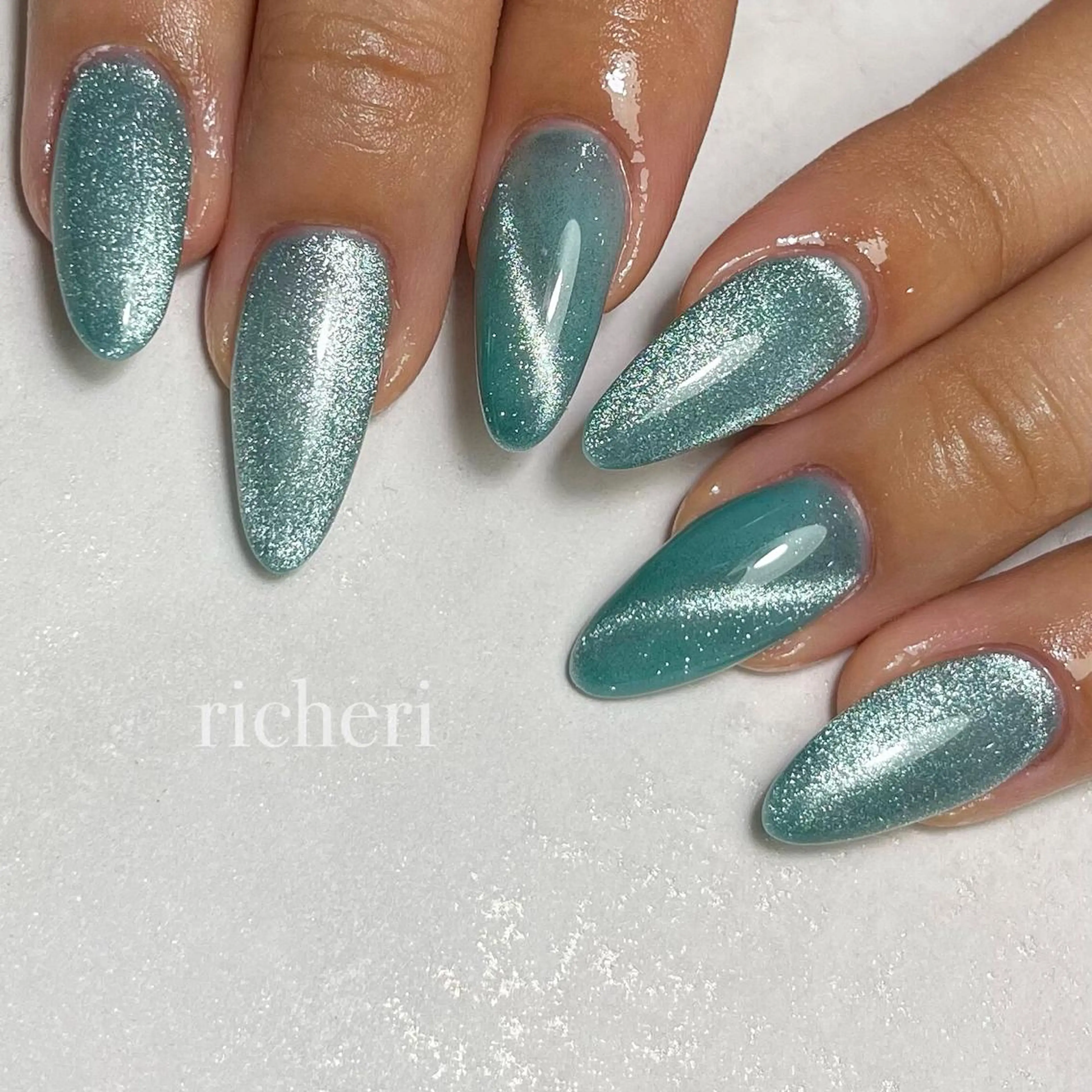 ミディアム ネイル ハンドネイル richeri beautyのエステ・リラクイメージ