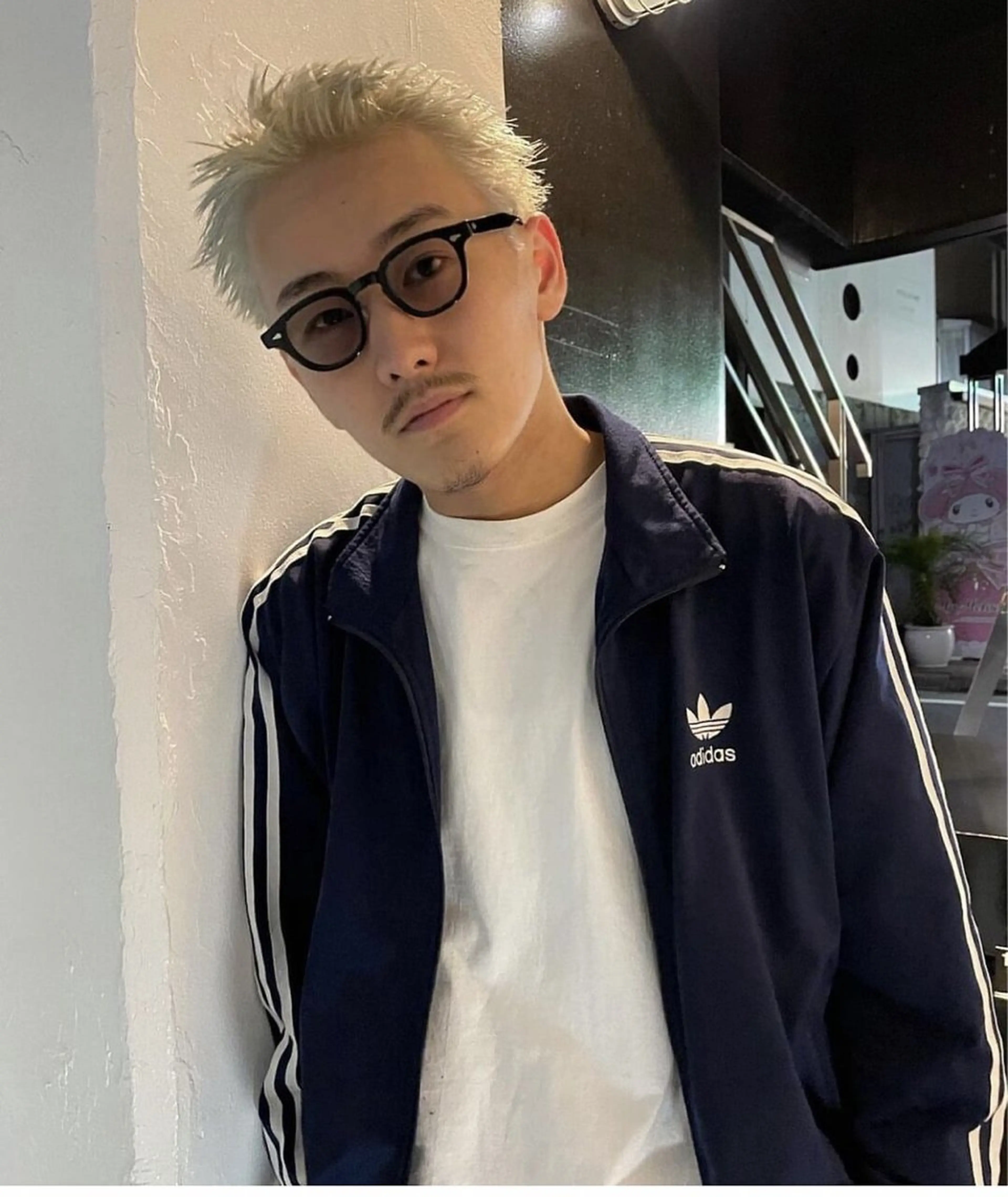 カラー メンズ メンズブリーチ スパイキーショート ブリーチ ケアブリーチ ダブルカラー カット ヘアカラー トリートメント メンズカット パーマ[佐橋]のヘアスタイル